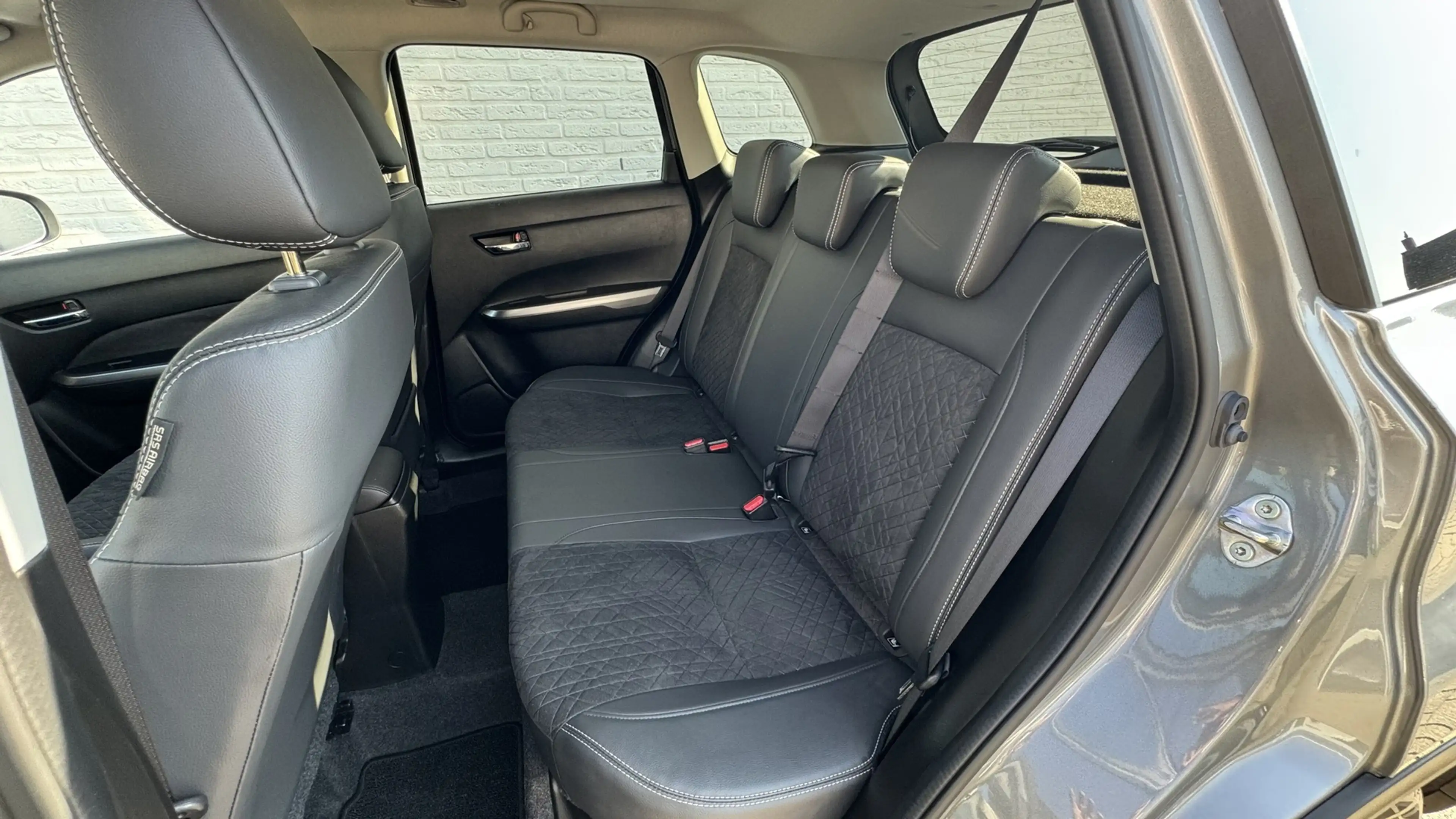 Suzuki Vitara 1.5 Hybrid Style Rhino Edition — photo 21