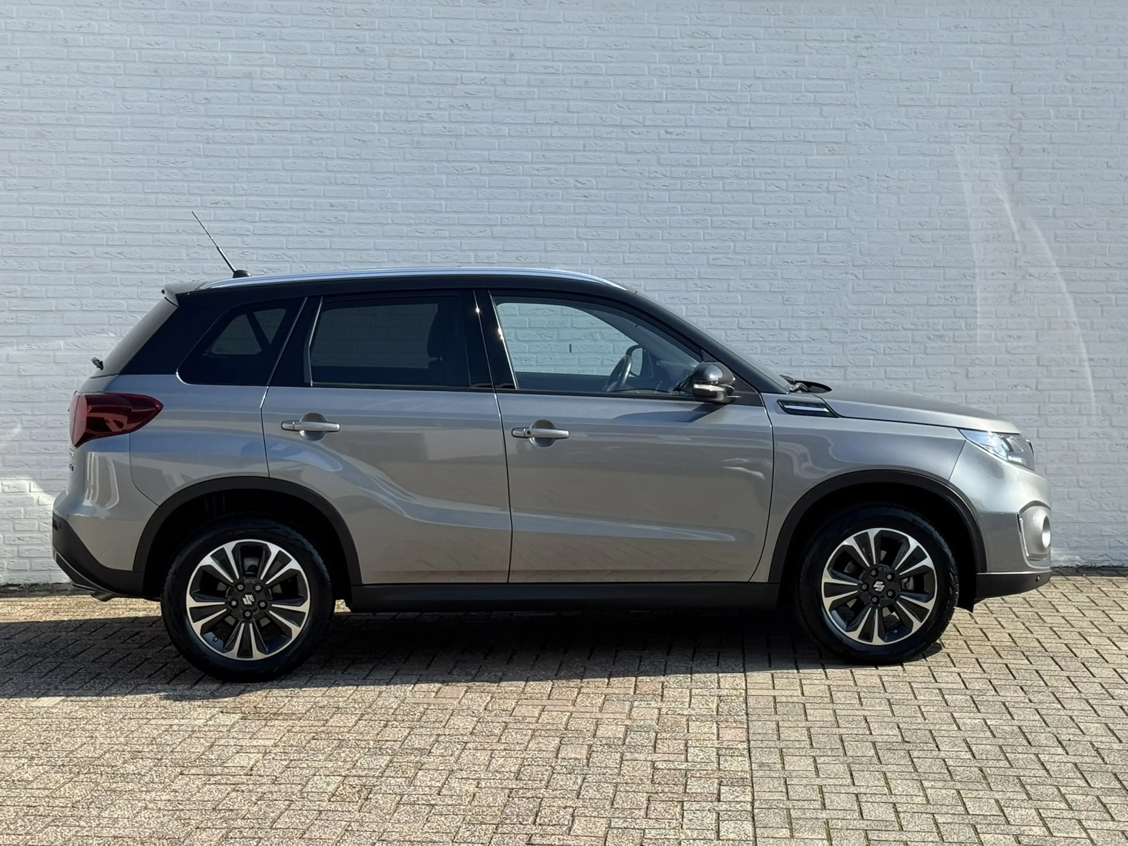 Suzuki Vitara 1.5 Hybrid Style Rhino Edition — photo 15