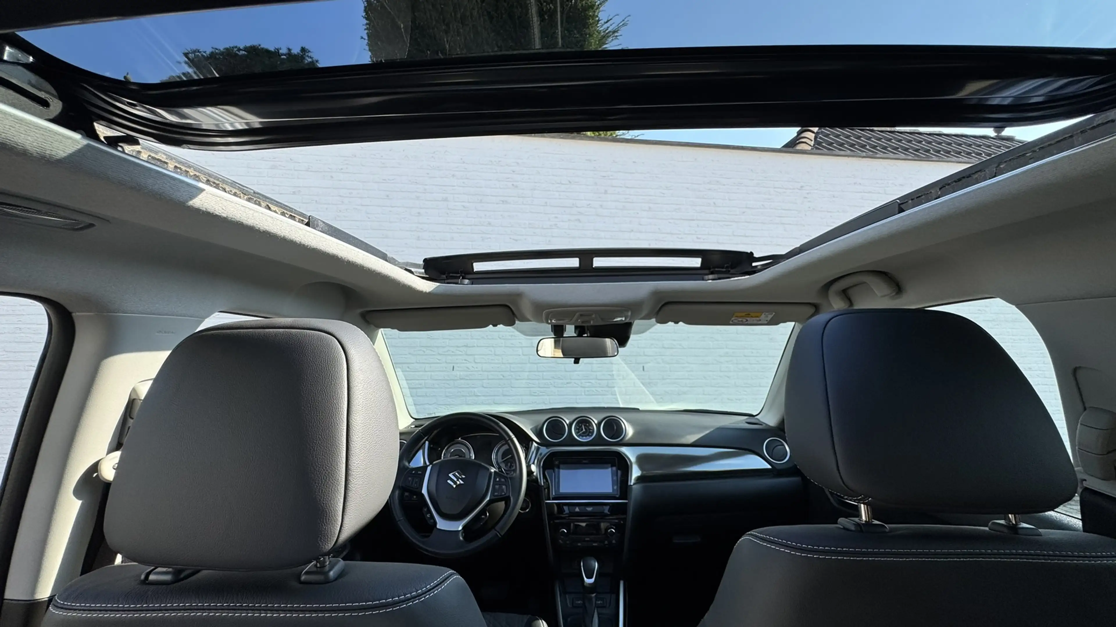 Suzuki Vitara 1.5 Hybrid Style Rhino Edition — photo 22