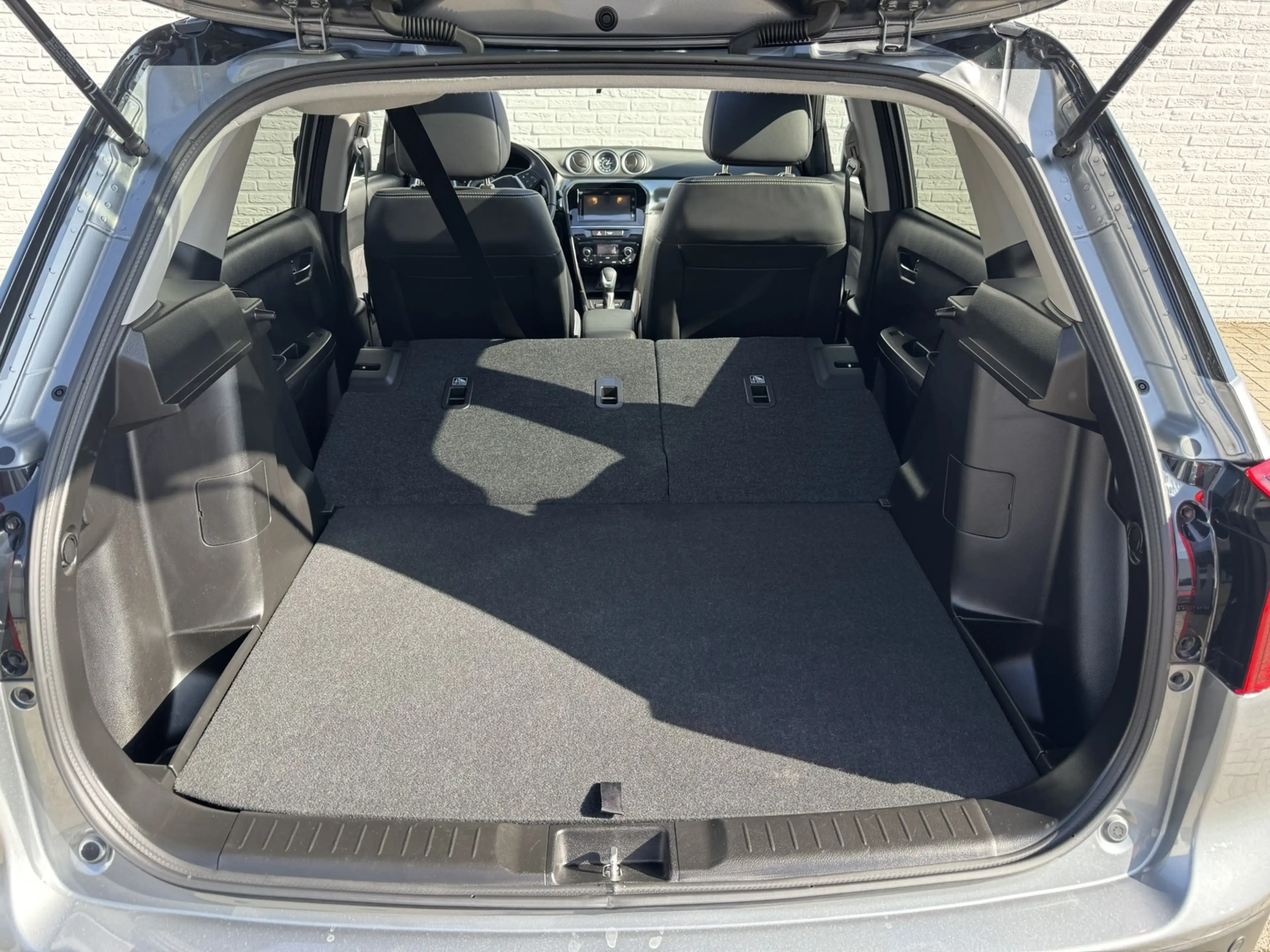 Suzuki Vitara 1.5 Hybrid Style Rhino Edition — photo 26