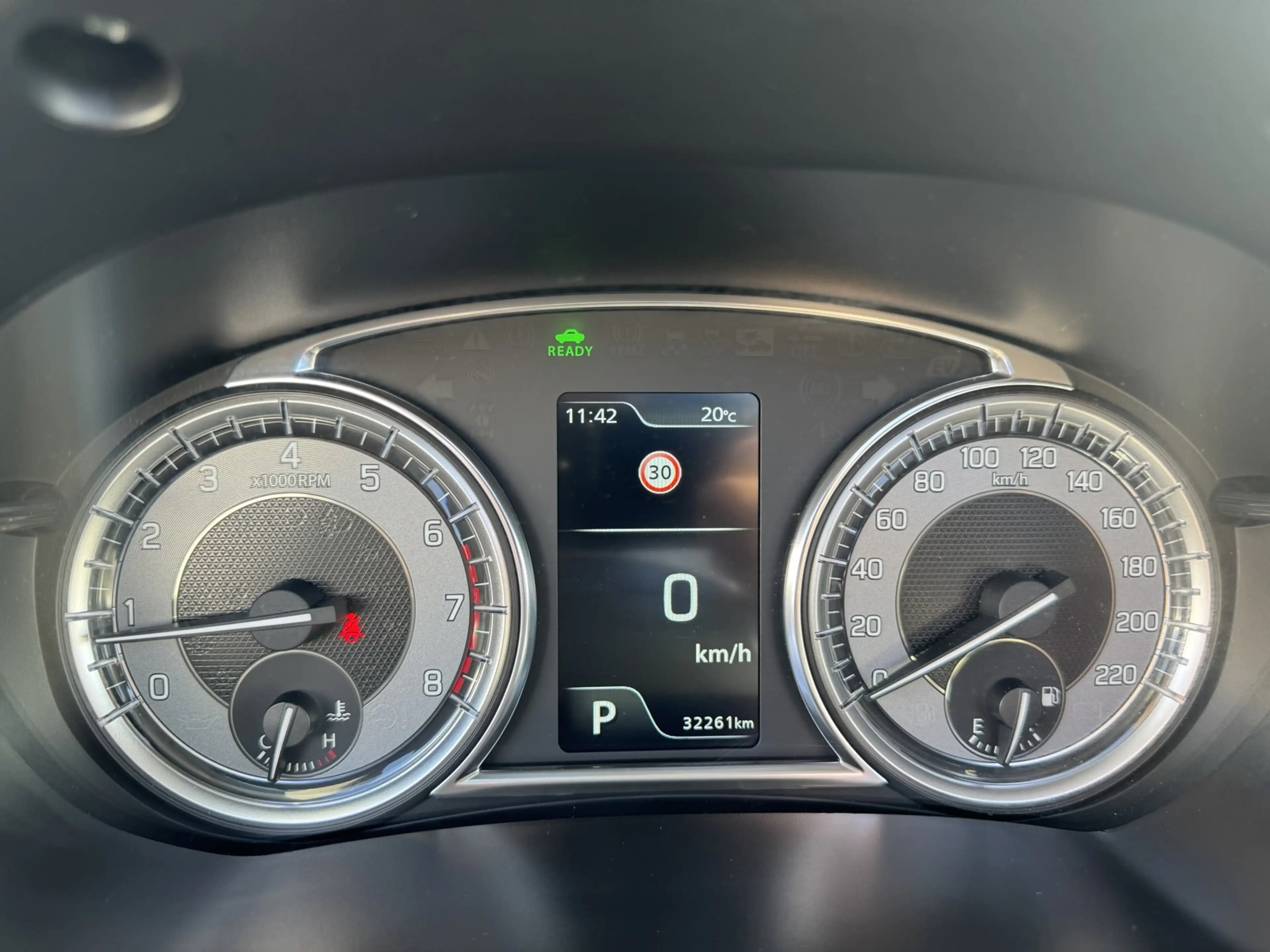 Suzuki Vitara 1.5 Hybrid Style Rhino Edition — photo 29