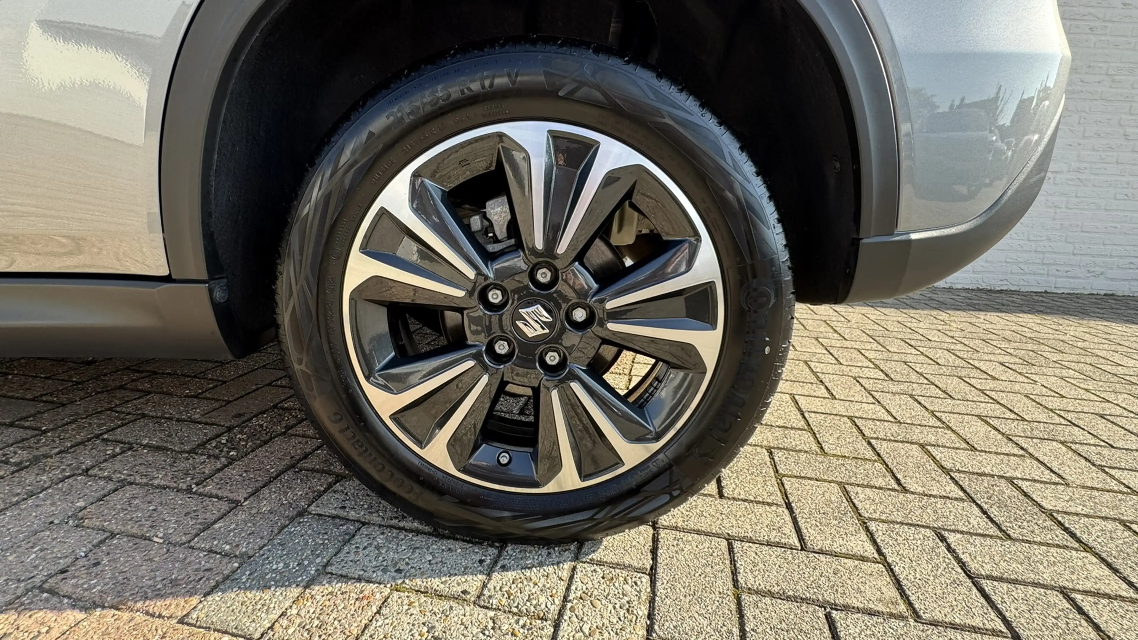 Suzuki Vitara 1.5 Hybrid Style Rhino Edition — photo 19