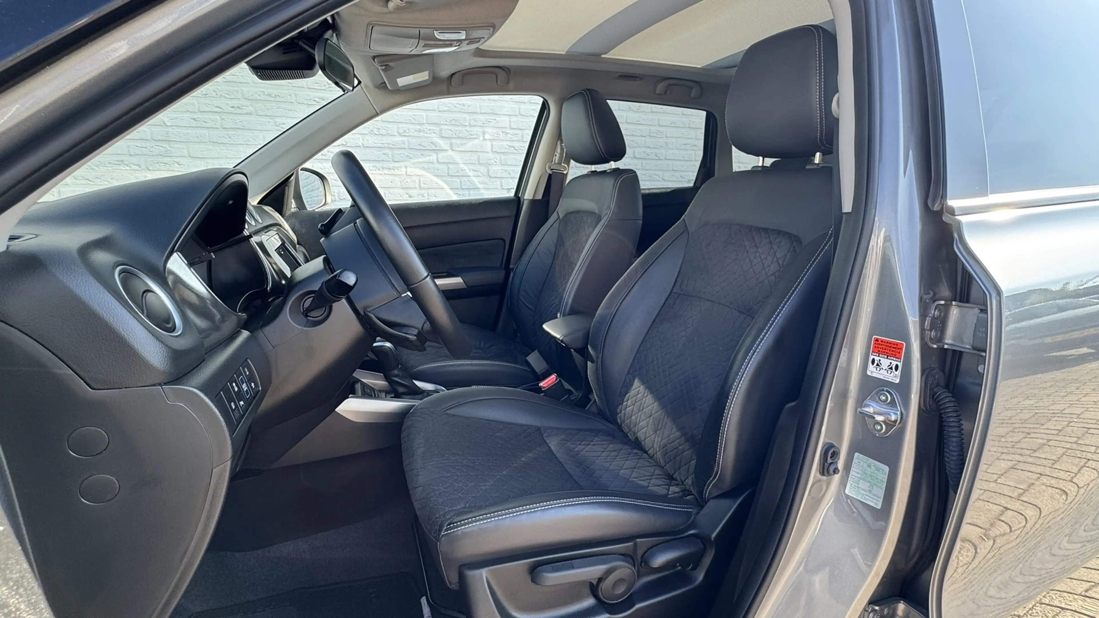 Suzuki Vitara 1.5 Hybrid Style Rhino Edition — photo 20