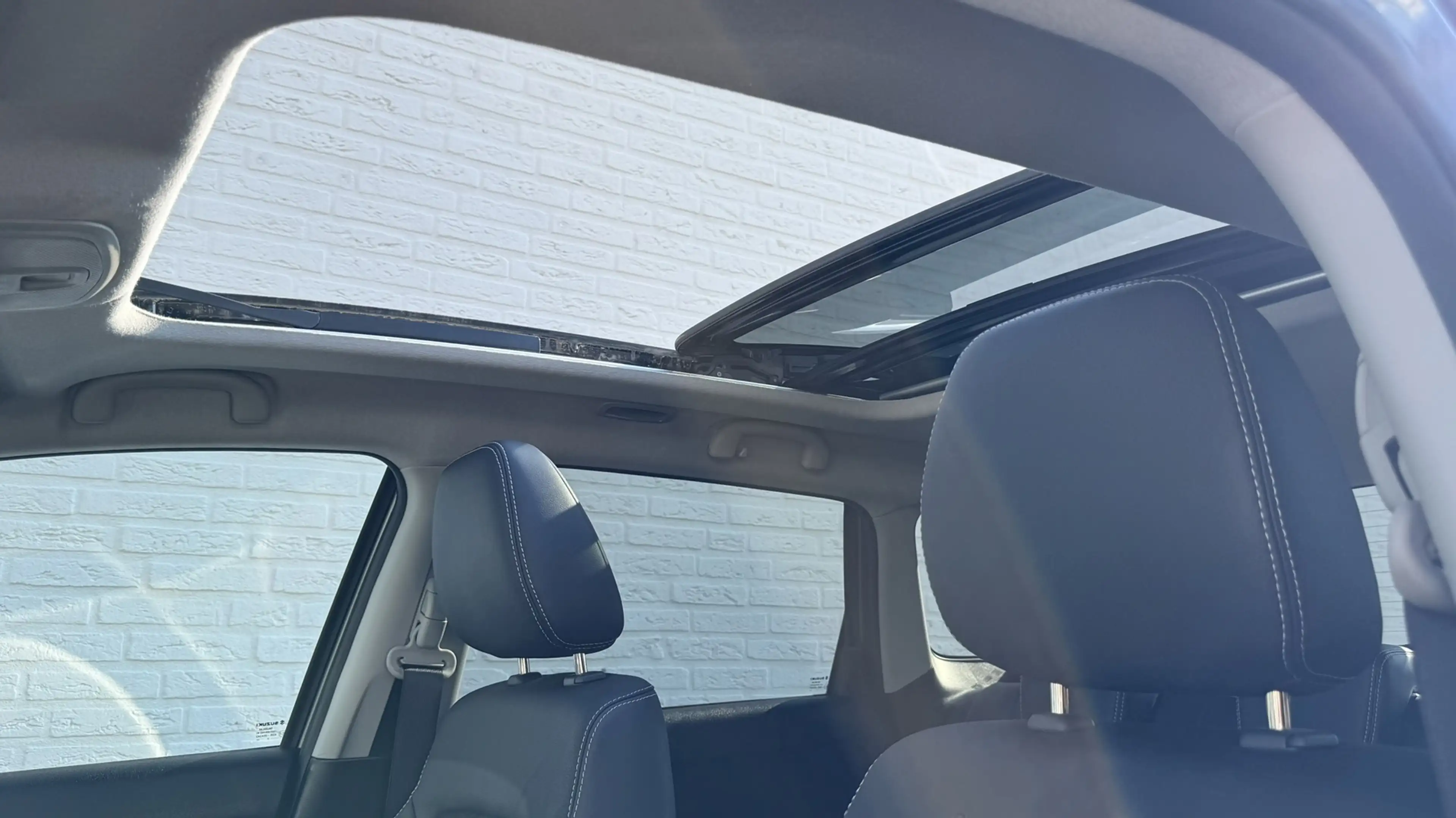 Suzuki Vitara 1.5 Hybrid Style Rhino Edition — photo 8