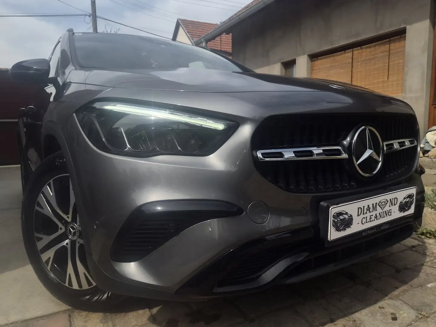 Mercedes-Benz GLA 220 d 4Matic 8G-DCT AMG Line - 2