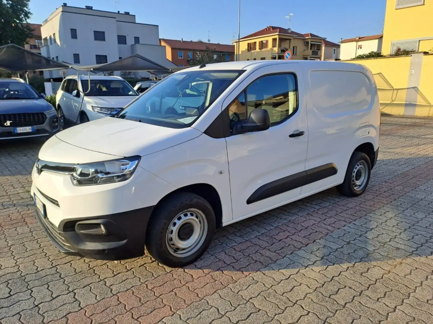 Toyota Proace City 1.5D 100 CV S&S PC 4p. Ground Bianco - 1