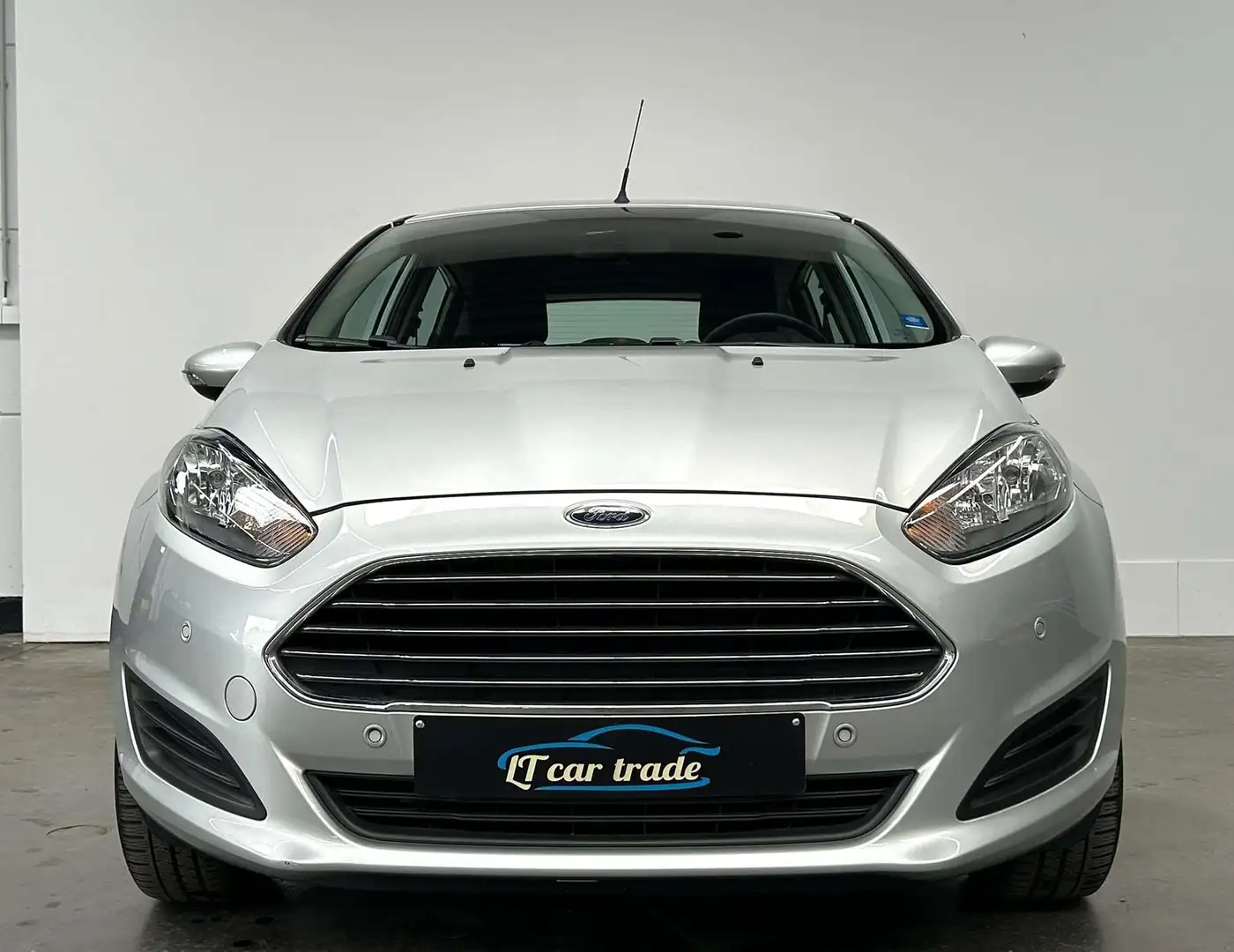 Ford Fiesta 1.0i SYNC EDITION * Bluetooth * Airco * PDC Plateado - 2