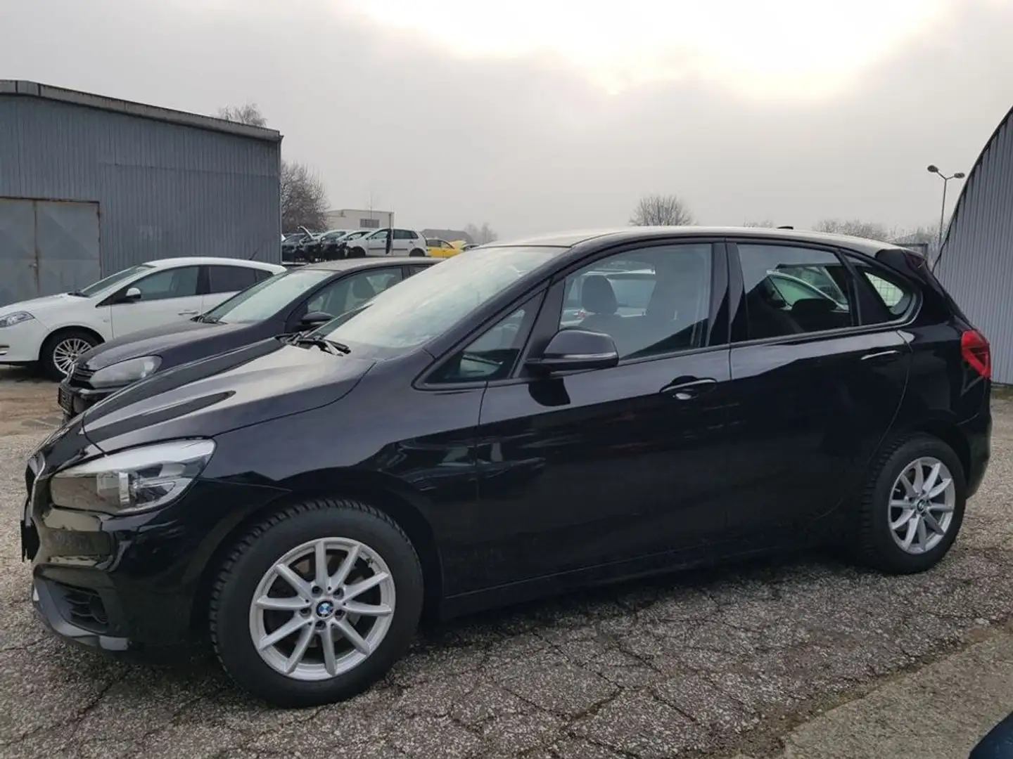 BMW 218 d Active Tourer // 1995 ccm 110 KW // Schwarz - 2