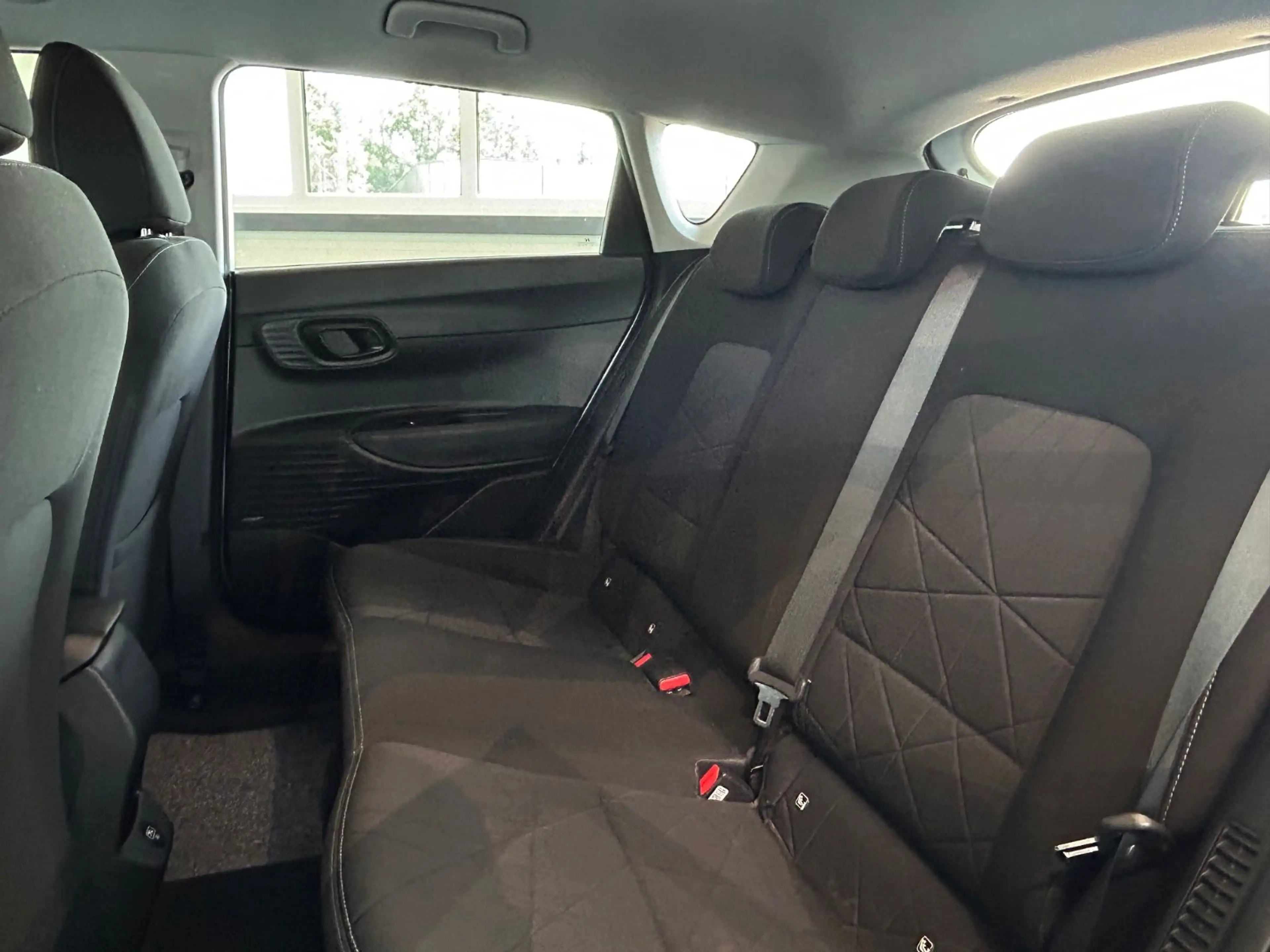 Hyundai BAYON Intro Edition Mild-Hybrid 2WD*LED*KAMERA* — photo 15