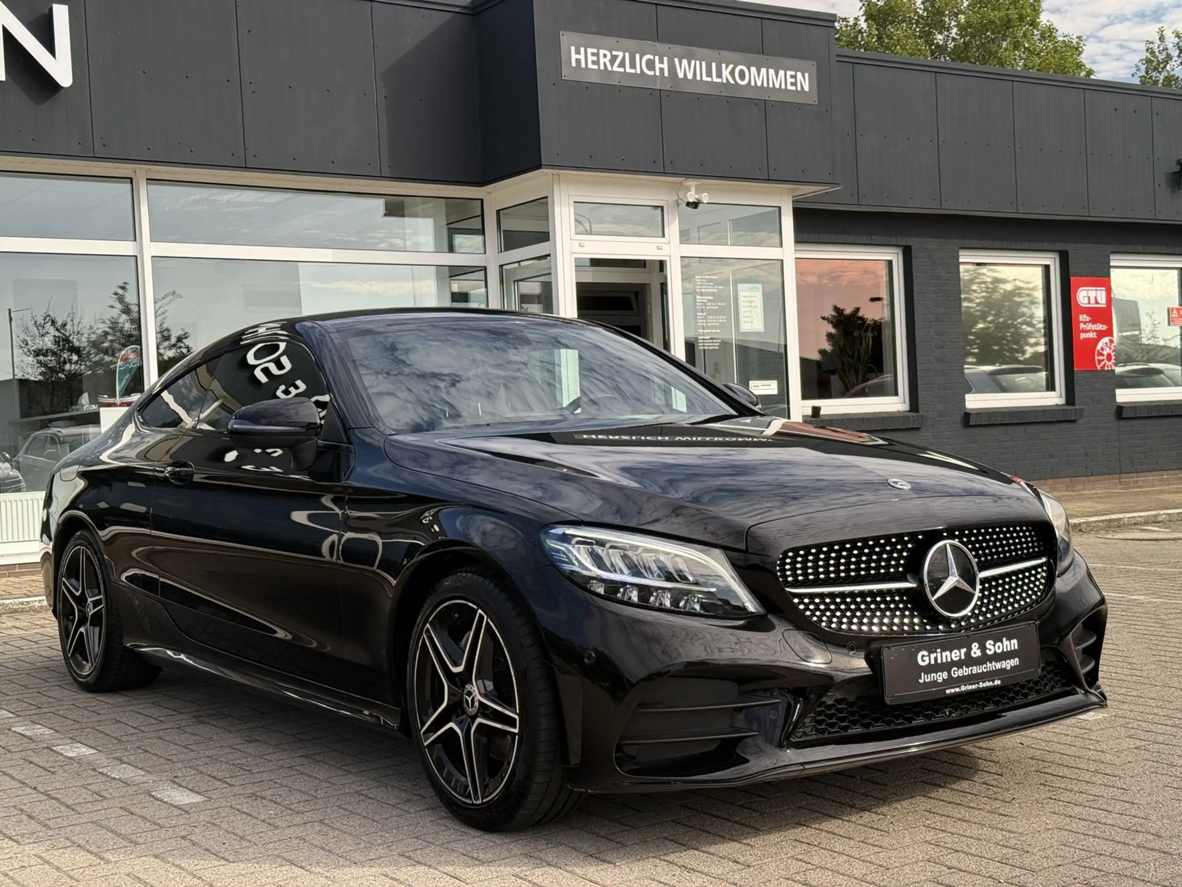 Mercedes-Benz C 200 Coupe,AMG,Night,18-Zoll,R-Kamera,LED-Licht — photo 3