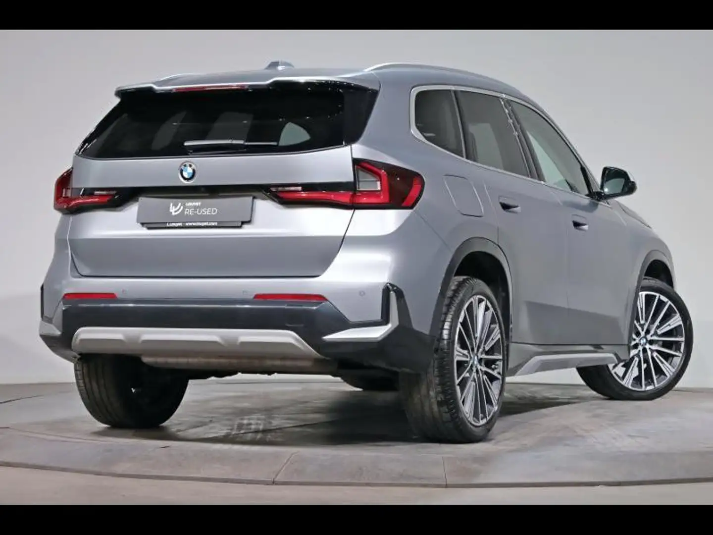 BMW X1 sDrive18i xLine Gris - 2