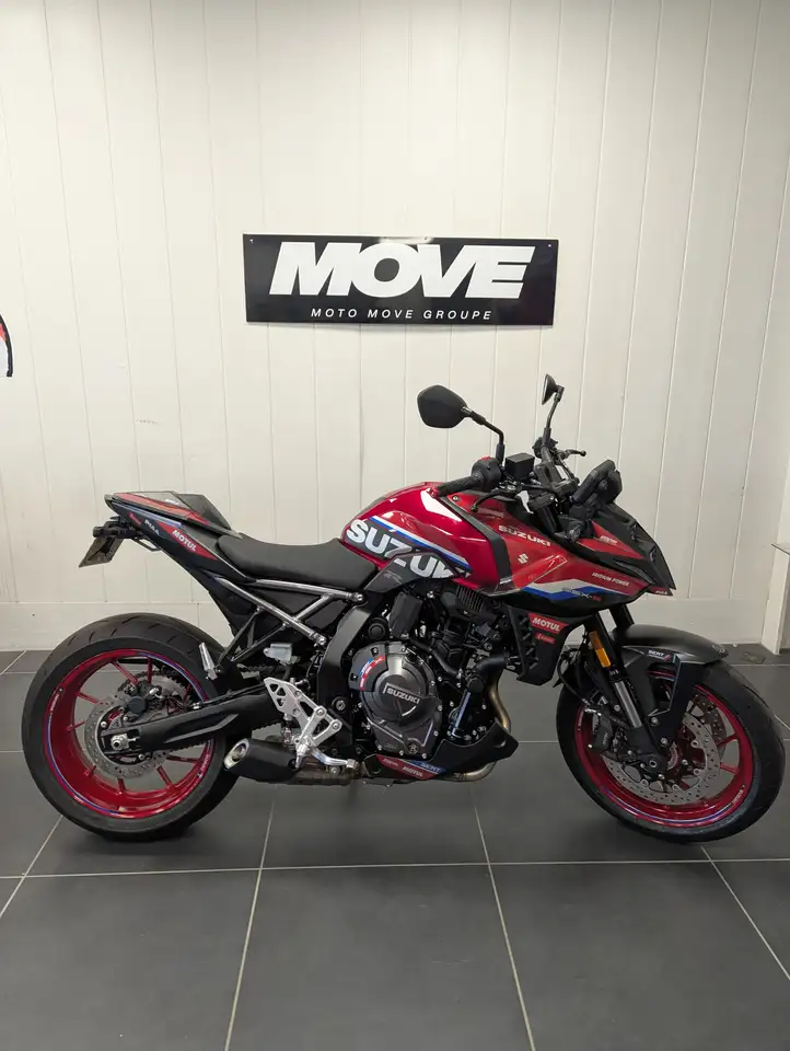Suzuki GSX 8R
