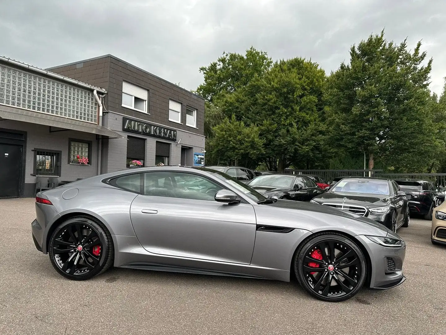 Jaguar F-Type P300 R-Dynamic Performance/Pano/EigerGrey Grau - 2