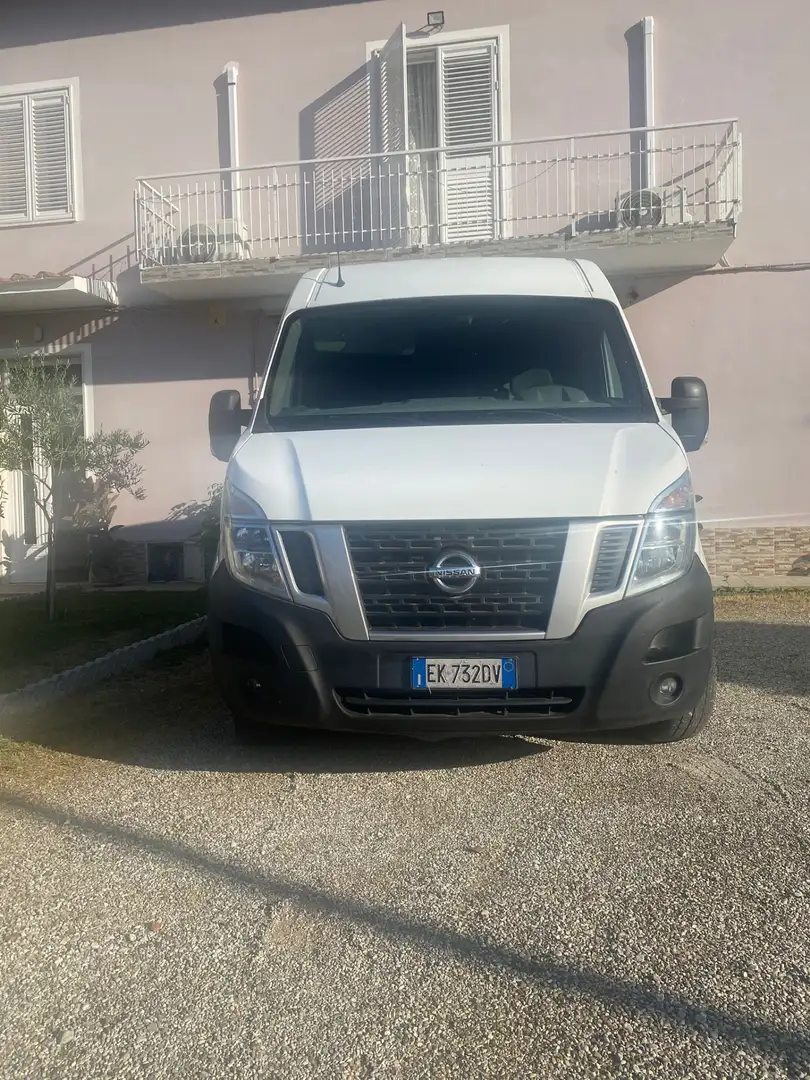 Nissan NV400 - 1