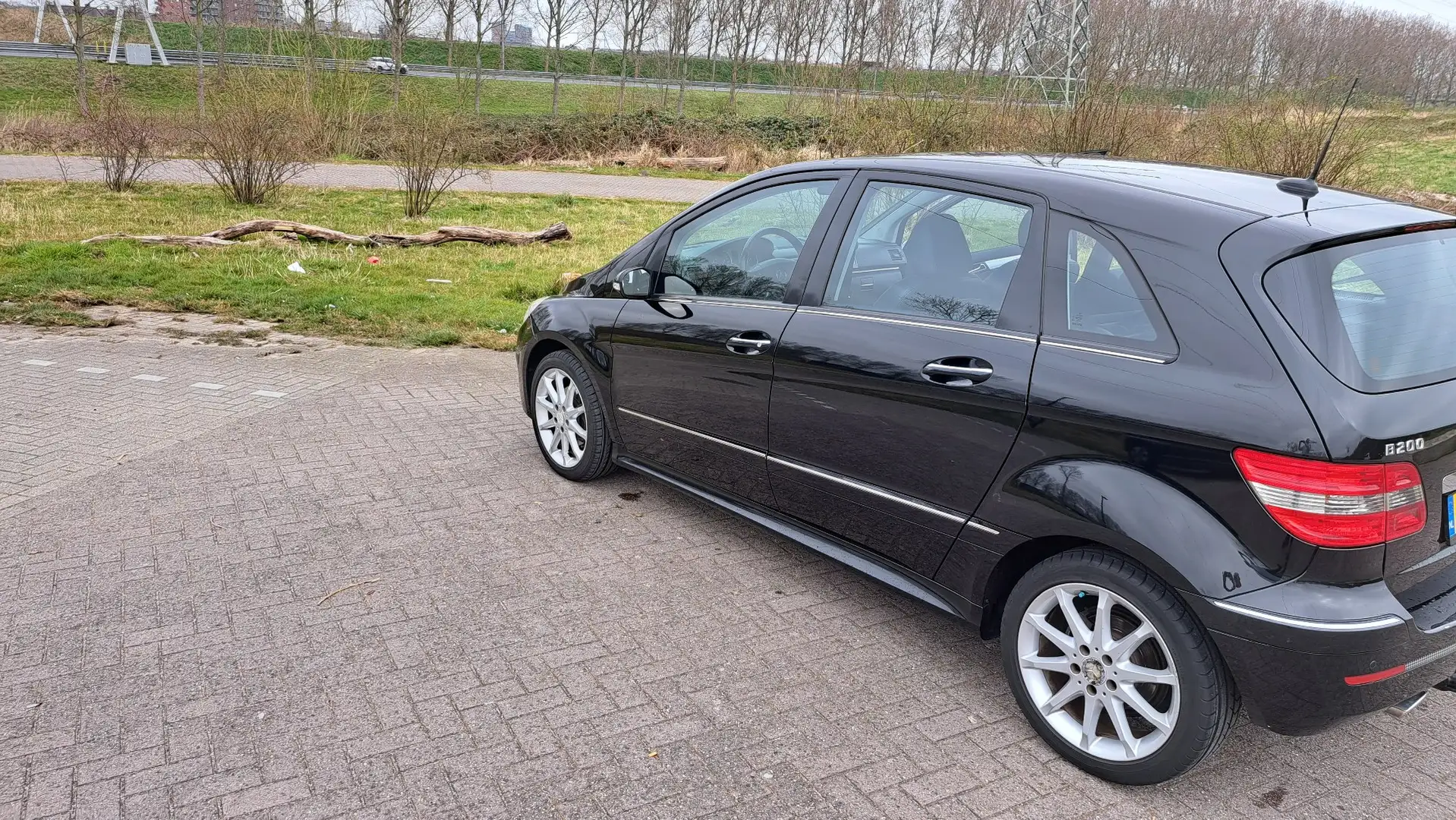 Mercedes-Benz B 200 Zwart - 1