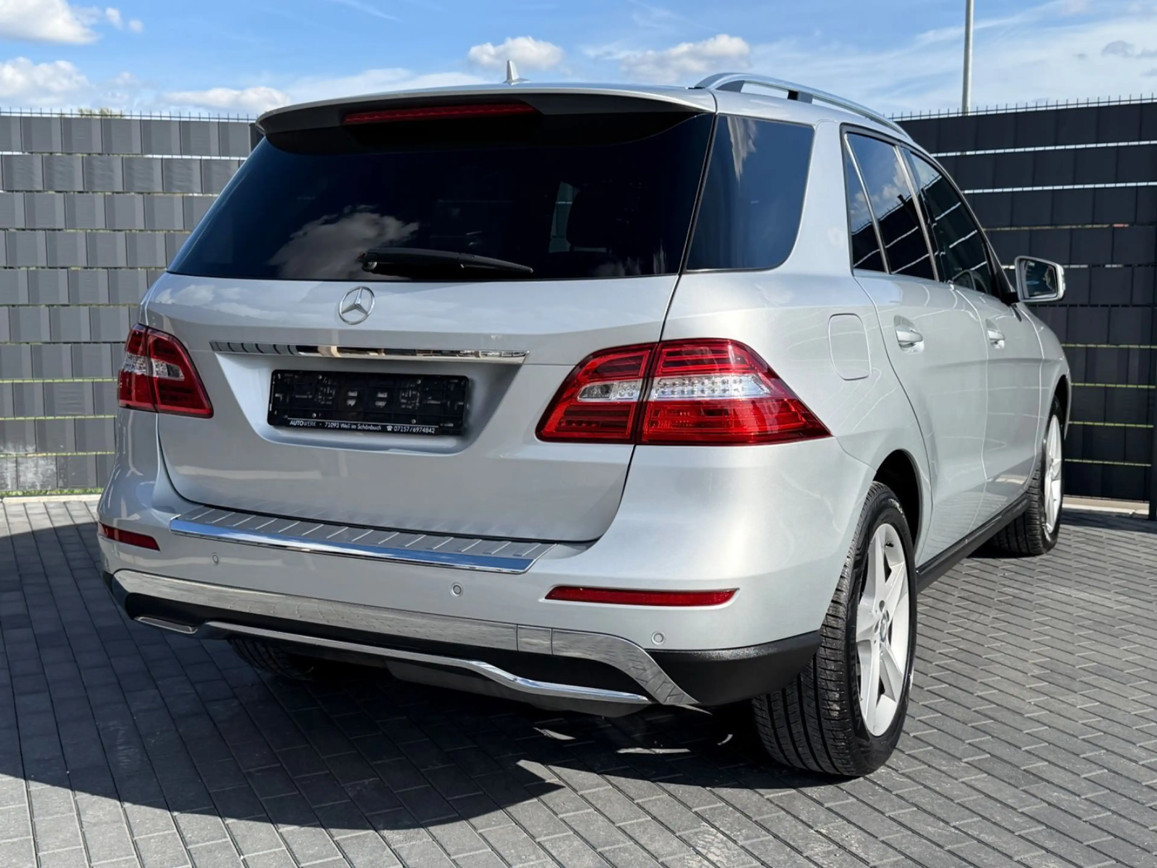 Mercedes-Benz ML 350 BlueTec 4M*7G*COMAND*AIRMATIC*H&K*AHK* — photo 5