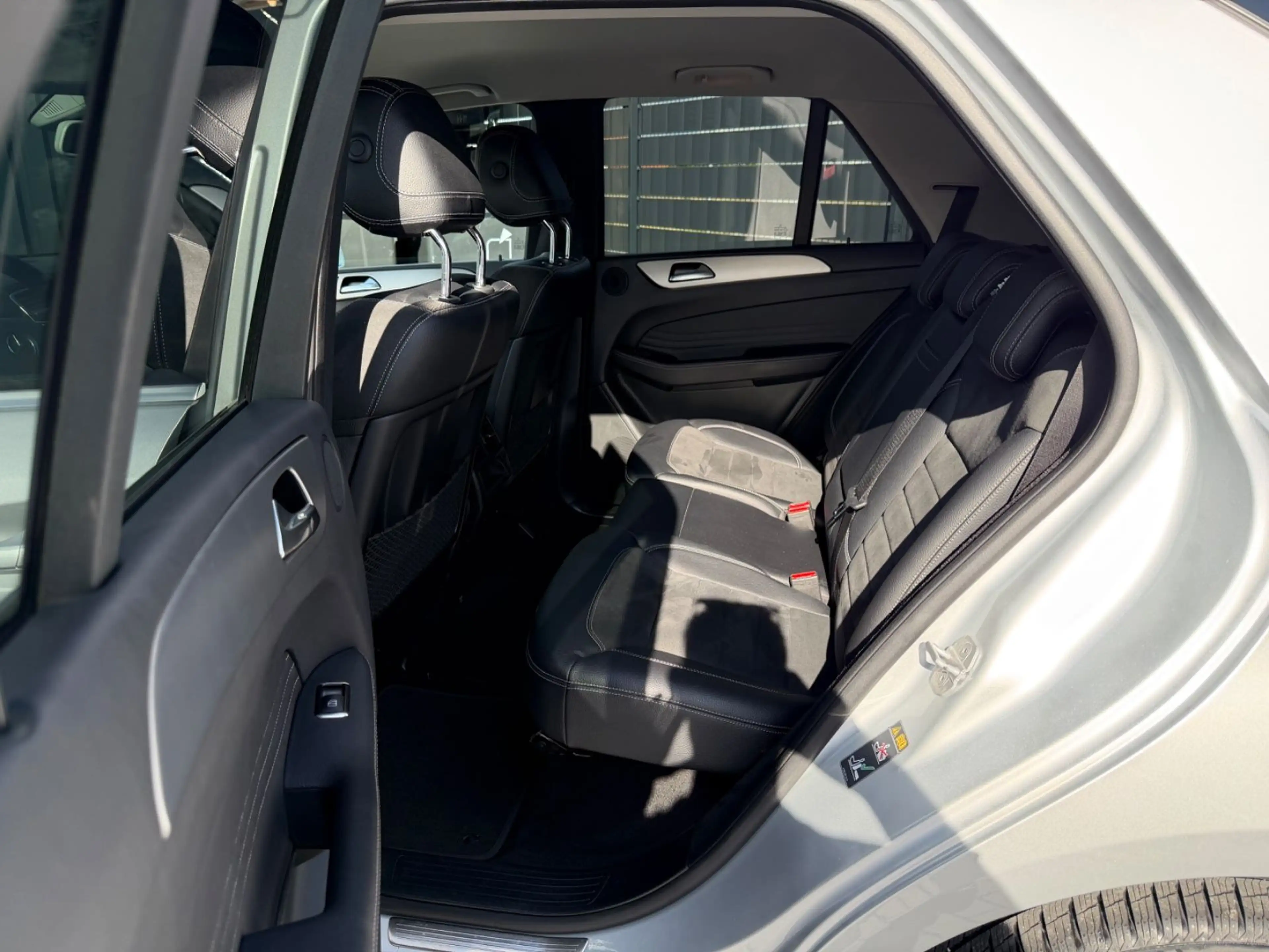 Mercedes-Benz ML 350 BlueTec 4M*7G*COMAND*AIRMATIC*H&K*AHK* — photo 11
