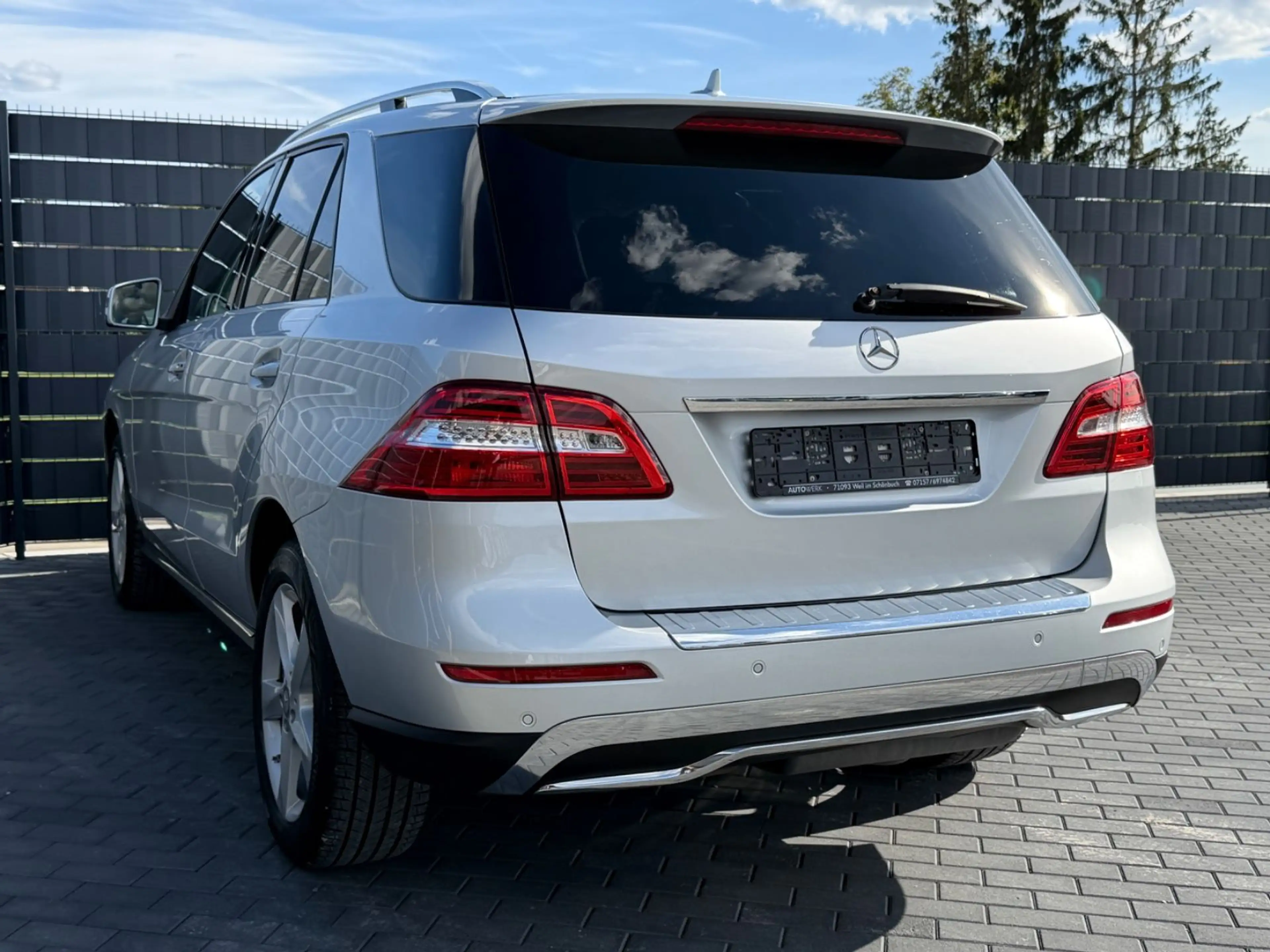 Mercedes-Benz ML 350 BlueTec 4M*7G*COMAND*AIRMATIC*H&K*AHK* — photo 7