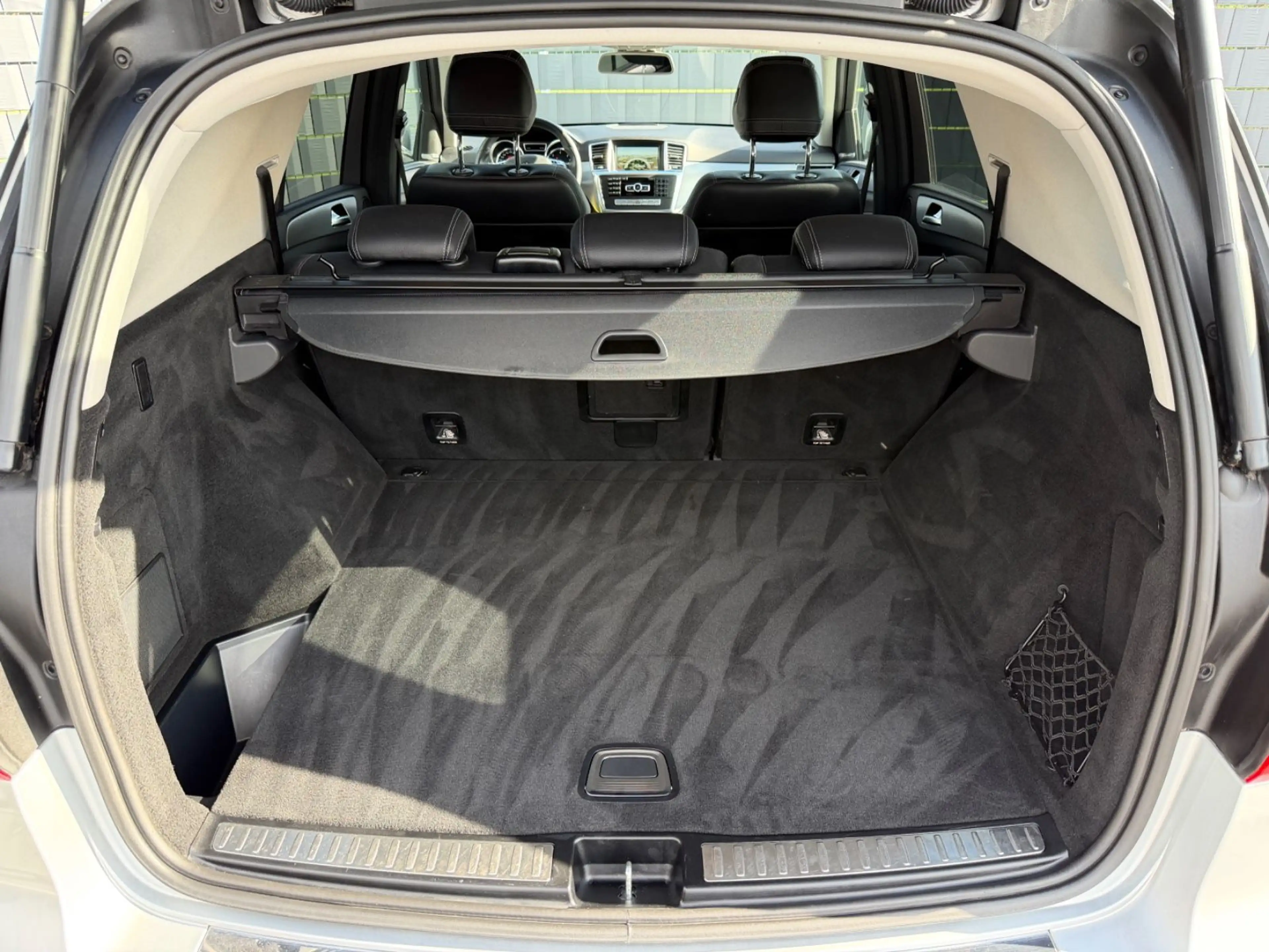 Mercedes-Benz ML 350 BlueTec 4M*7G*COMAND*AIRMATIC*H&K*AHK* — photo 15