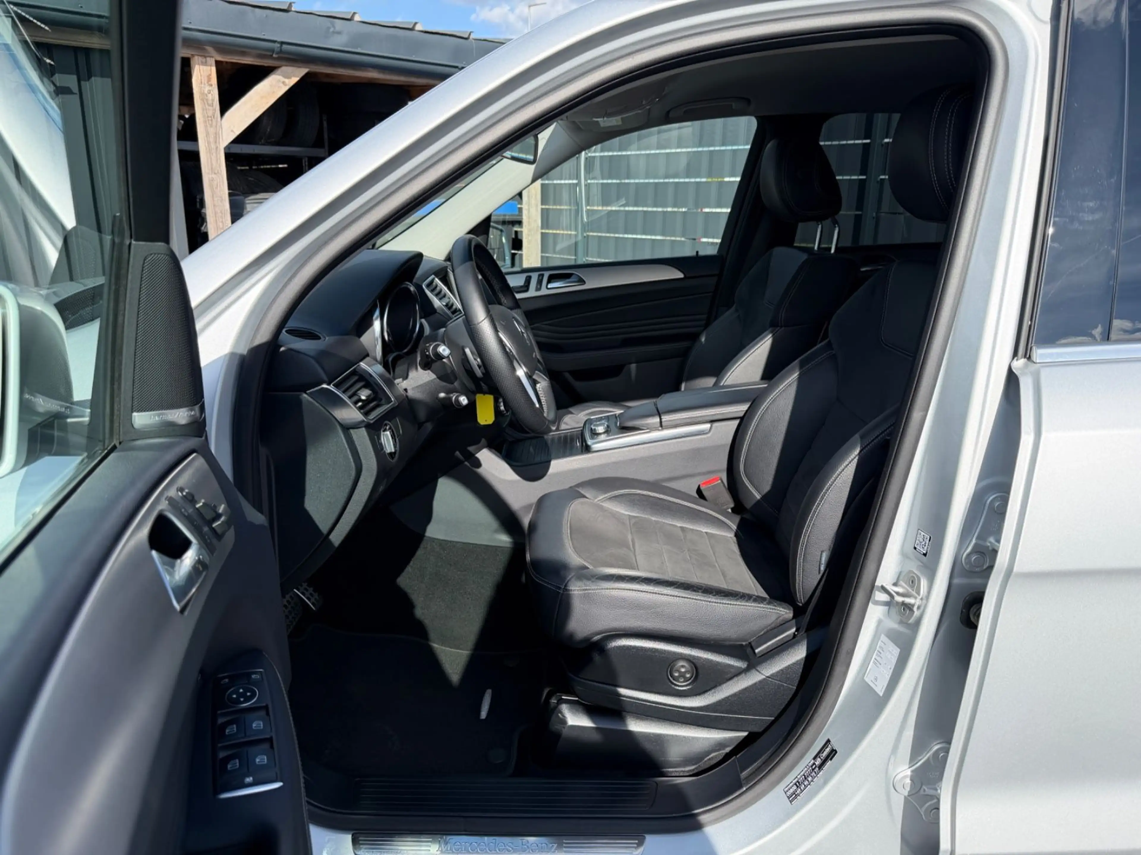Mercedes-Benz ML 350 BlueTec 4M*7G*COMAND*AIRMATIC*H&K*AHK* — photo 9