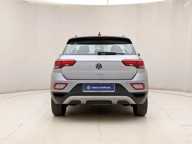Volkswagen T-Roc view 5