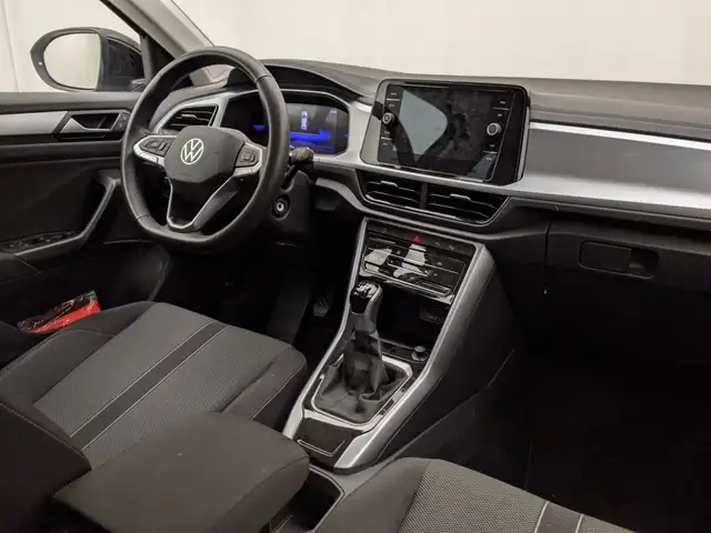 Volkswagen T-Roc view 6