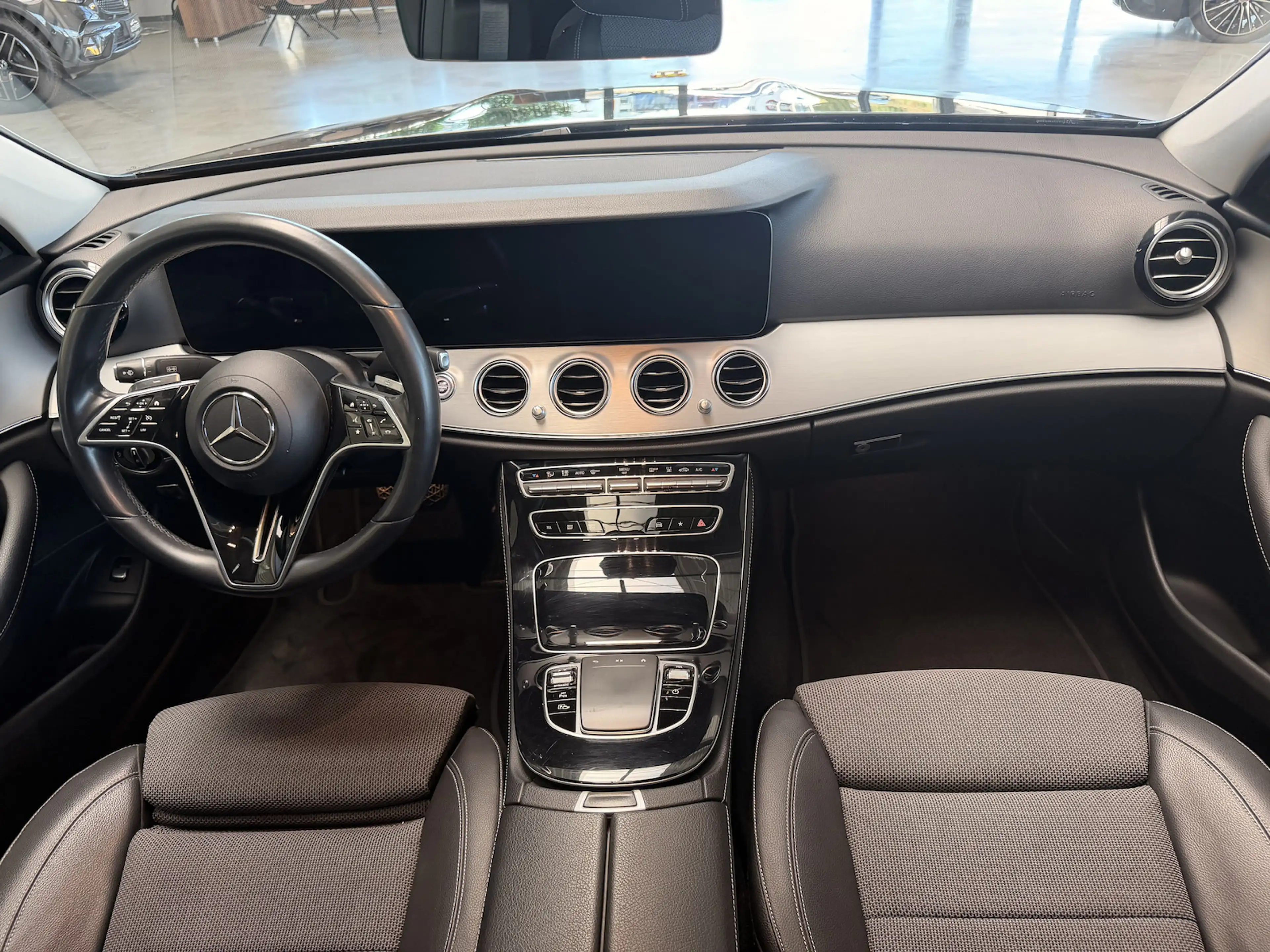 Mercedes-Benz E 300 de Avantgarde Widescreen Totwinkel SHD LED — photo 11