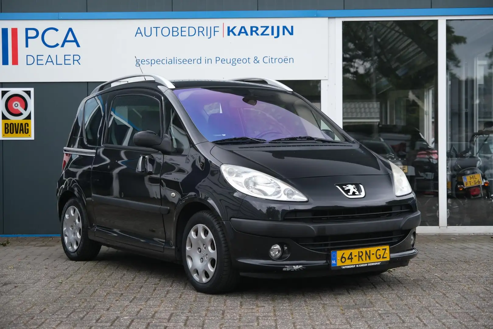 Peugeot 1007 1.4 Gentry Zwart - 2