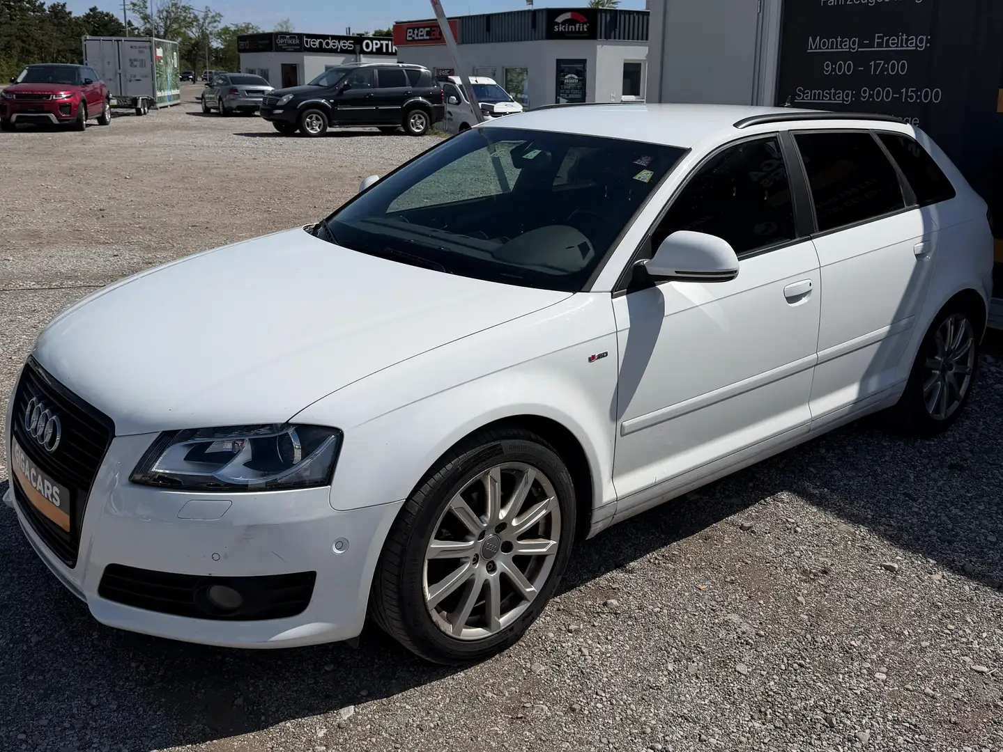 Audi A3 1.4 TFSI S line Sportpaket plus Weiß - 1