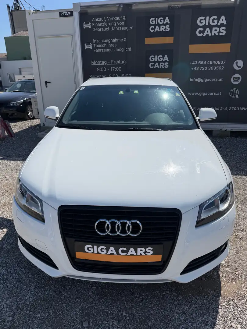 Audi A3 1.4 TFSI S line Sportpaket plus Weiß - 2