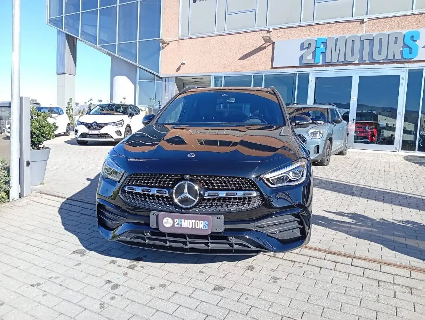Mercedes-Benz GLA 200 200 d Premium auto "PROMO" Schwarz - 2