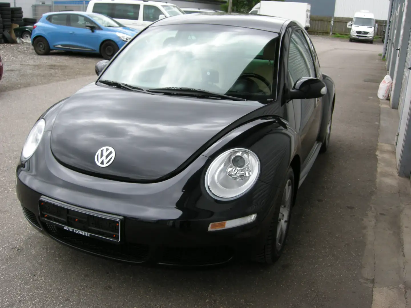 Volkswagen New Beetle 2.0 Automatik Чорний - 1