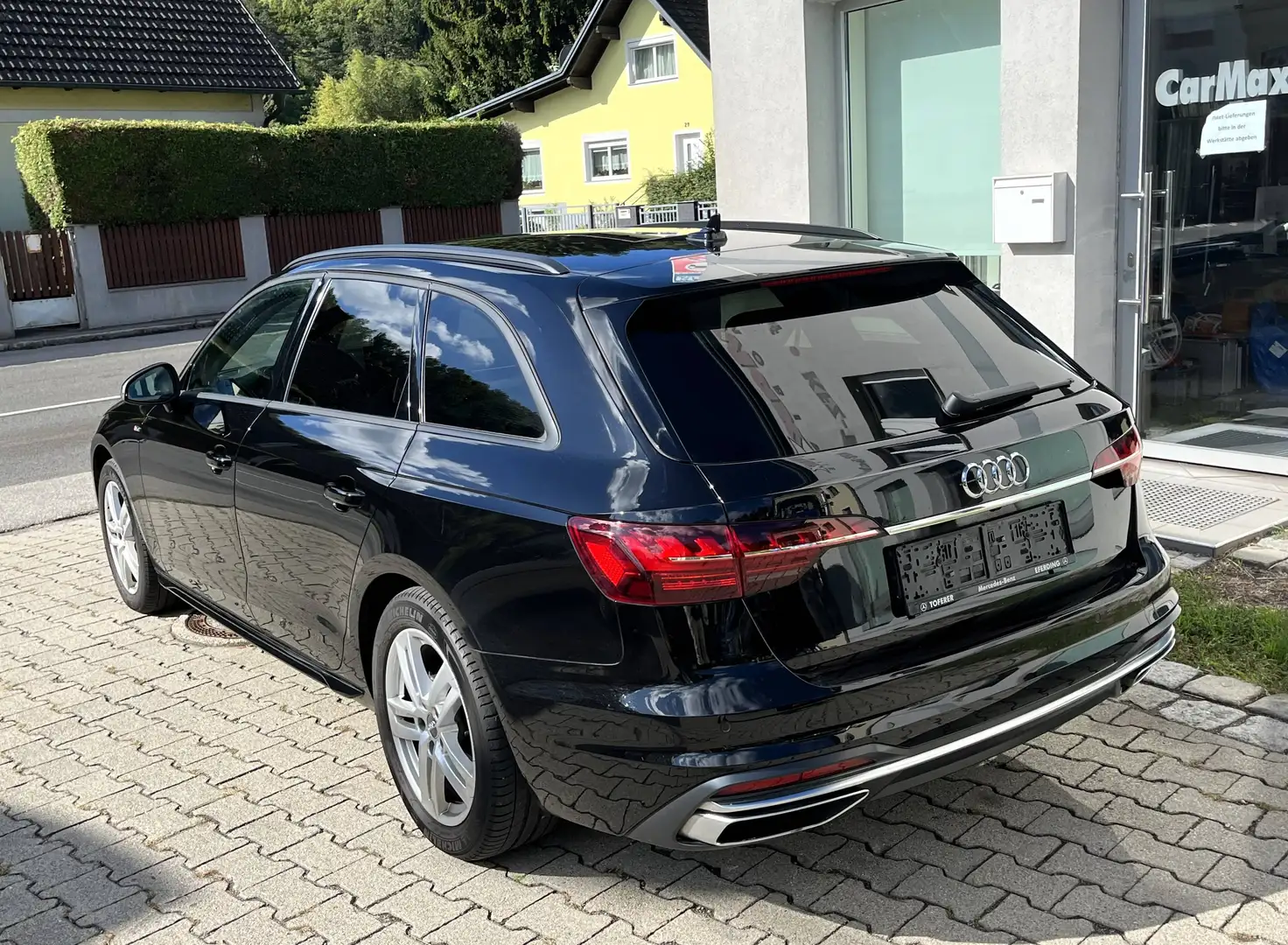 Audi A4 Avant 30 TDI advanced, S-tronic, Erstbesitz, Servicegepflegt Schwarz - 2