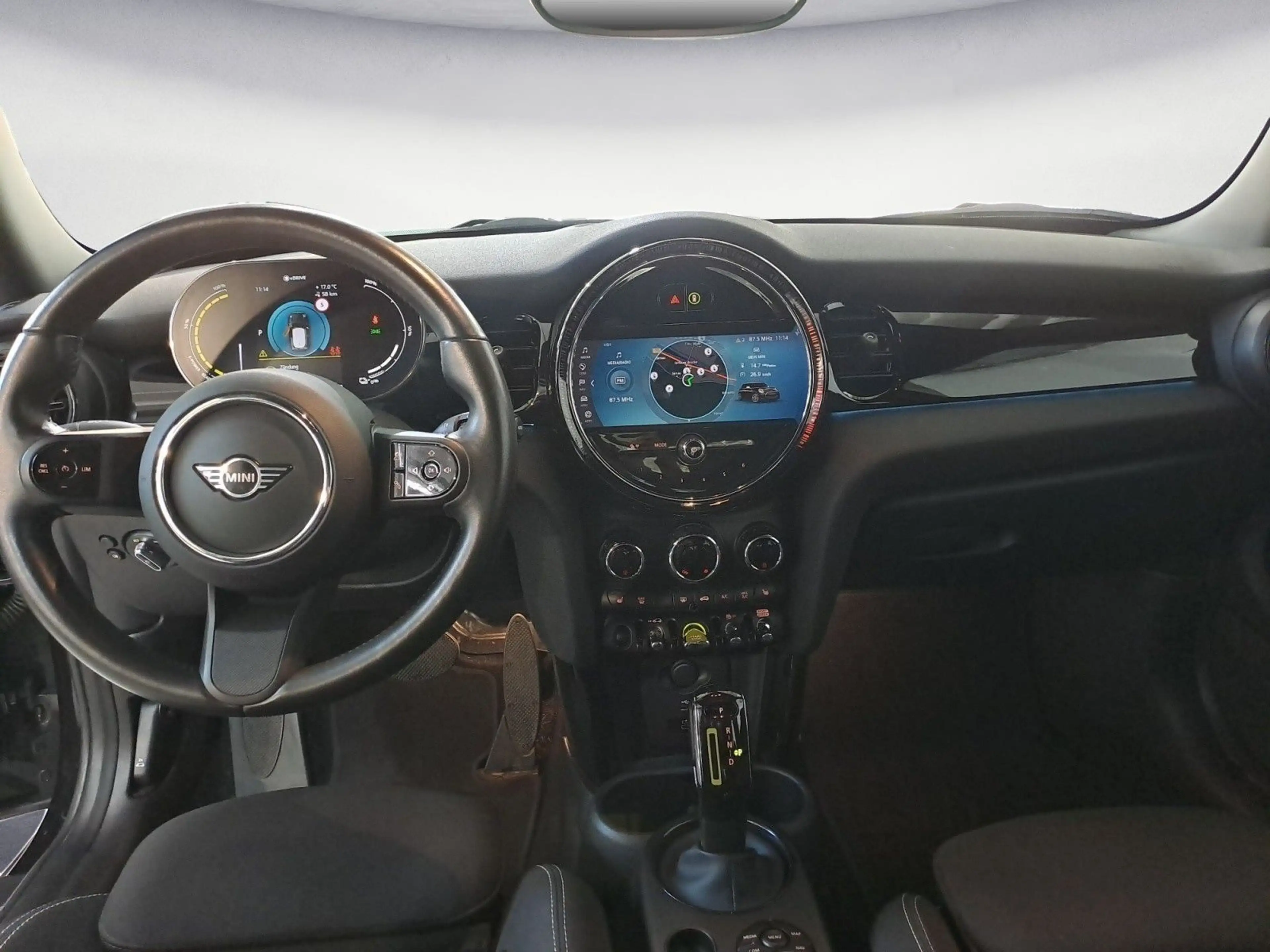 MINI Cooper E Cooper SE Classic Trim Klimaautomatik Komfortzug — photo 13
