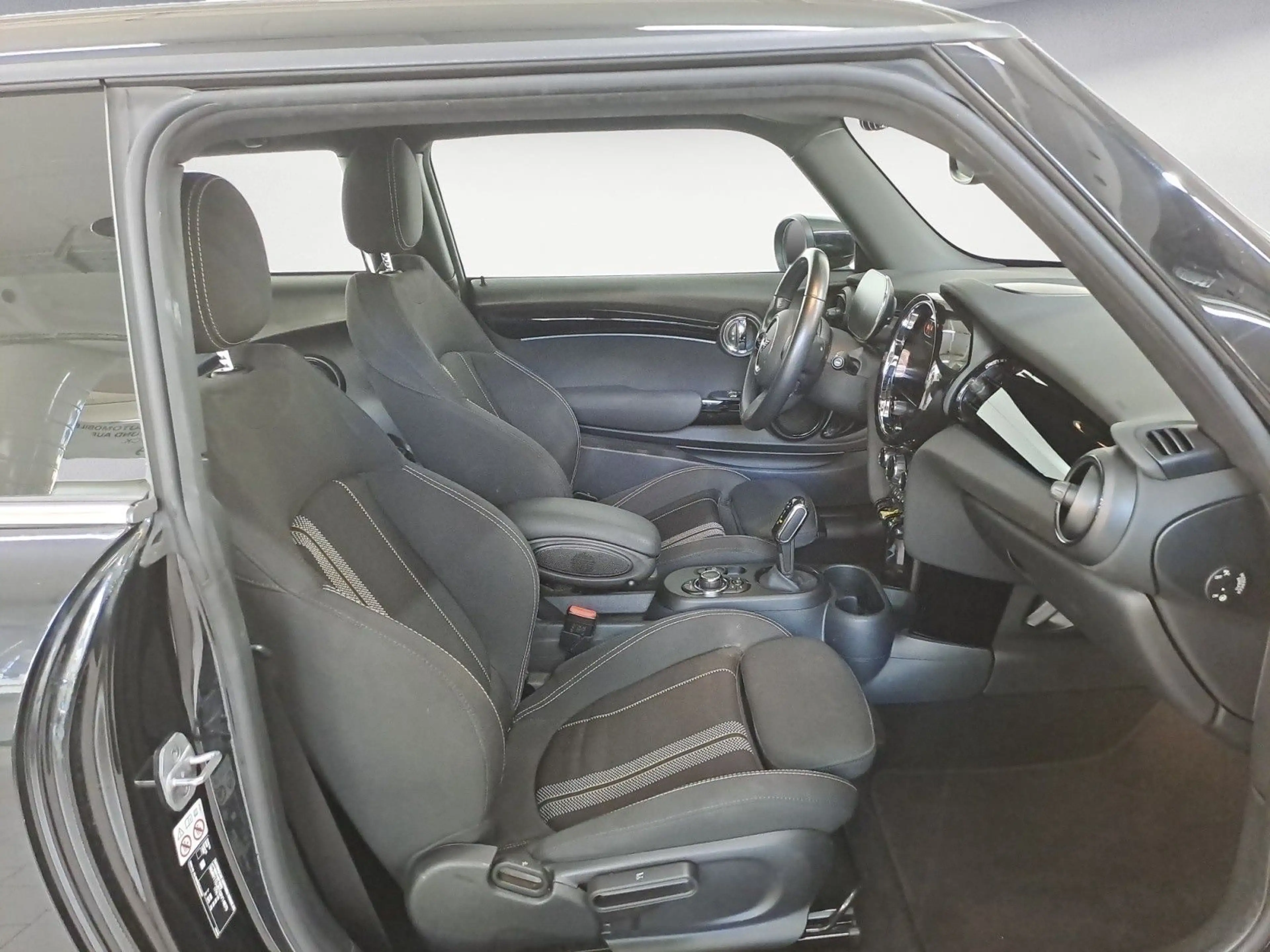 MINI Cooper E Cooper SE Classic Trim Klimaautomatik Komfortzug — photo 14