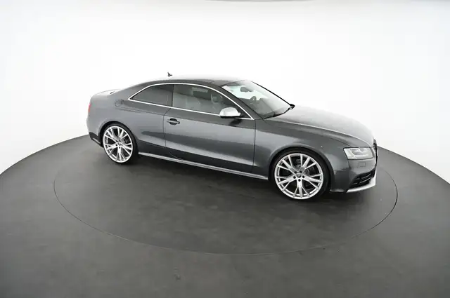 Audi RS5 view 8