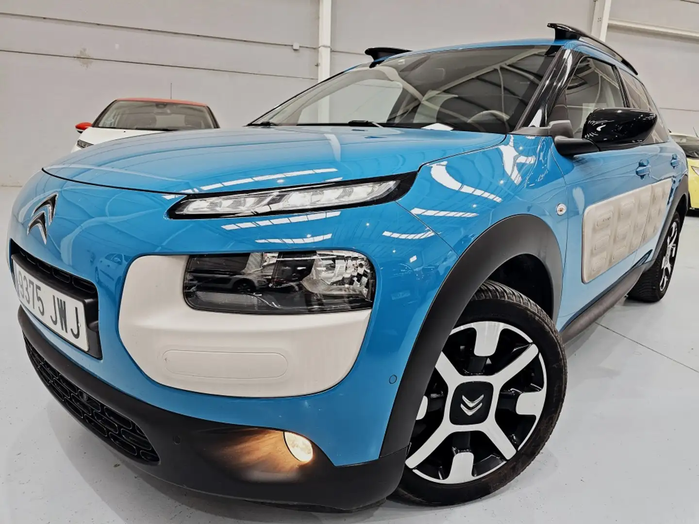 Citroen C4 Cactus 1.2 PureTech Shine 82 Bleu - 1