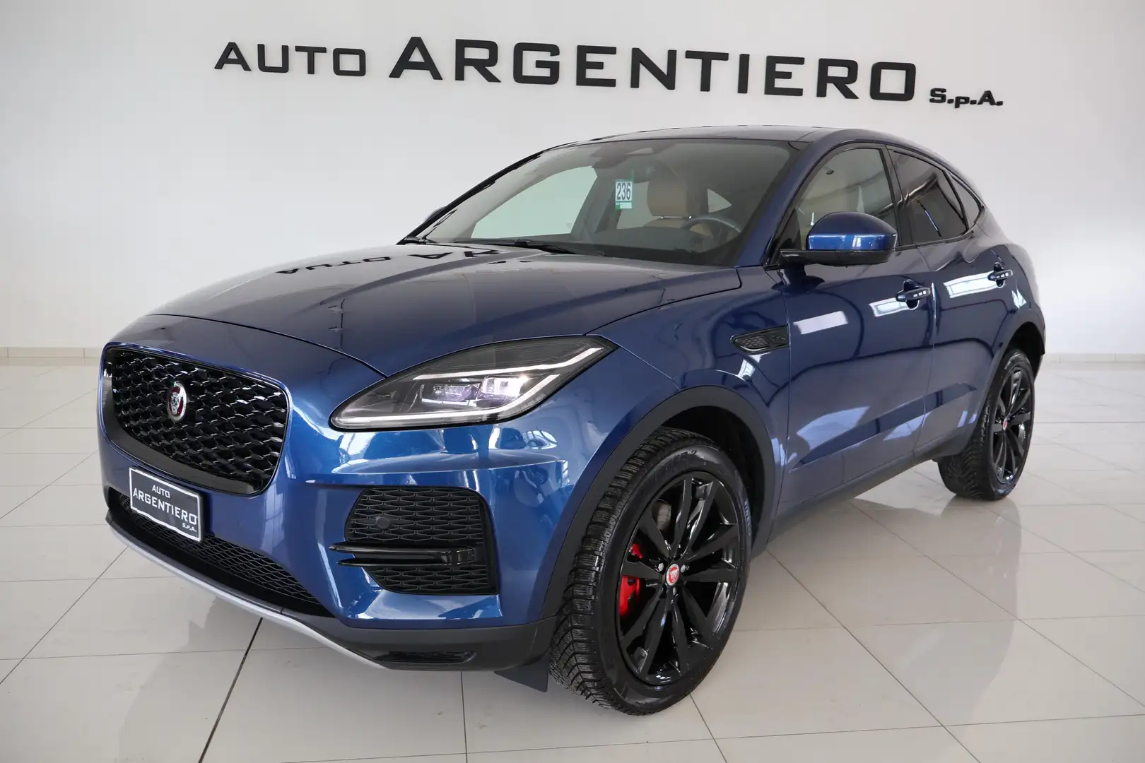 Jaguar E-Pace 2.0d i4 mhev R-Dynamic Black awd 163cv auto Azul - 1