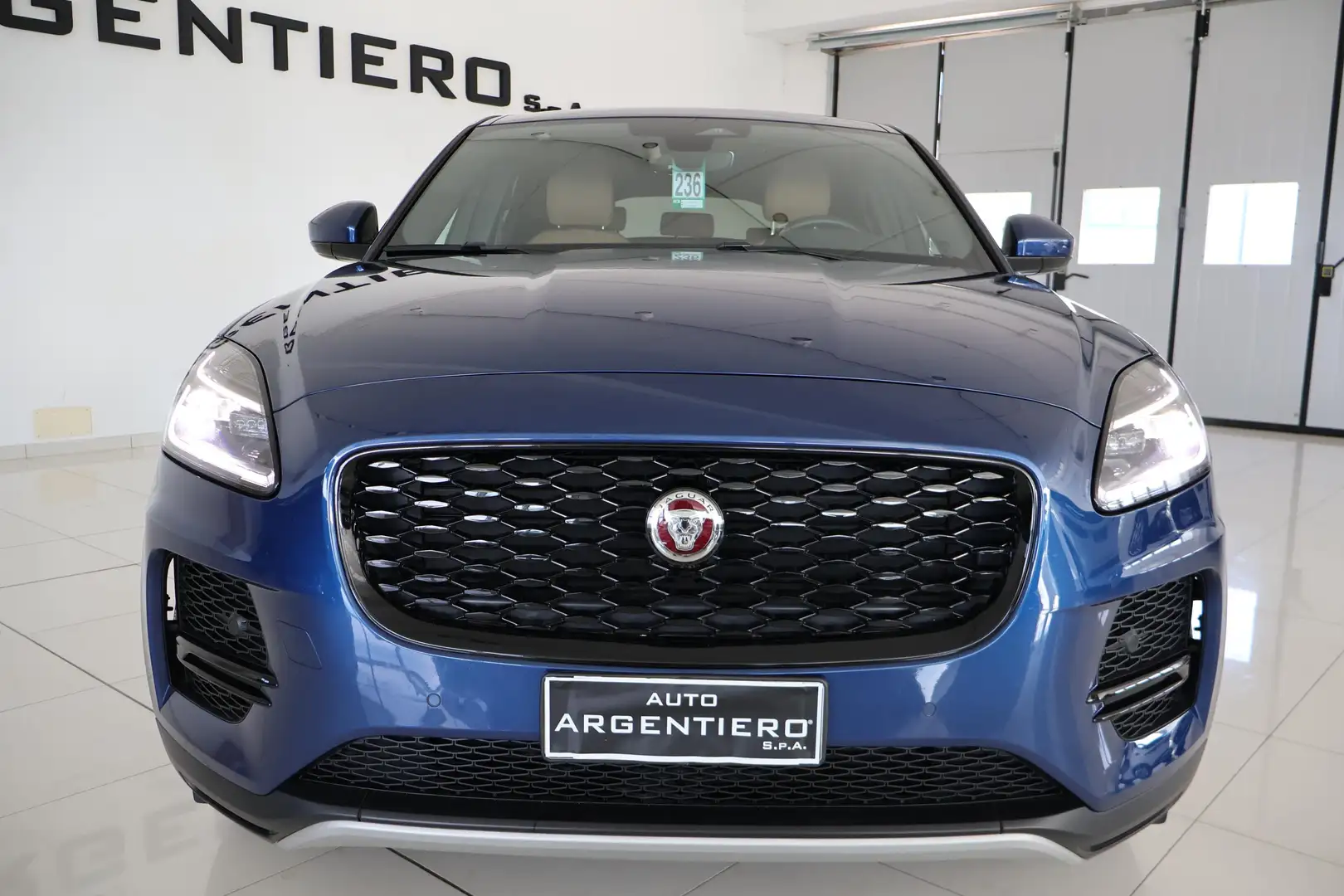 Jaguar E-Pace 2.0d i4 mhev R-Dynamic Black awd 163cv auto Azul - 2
