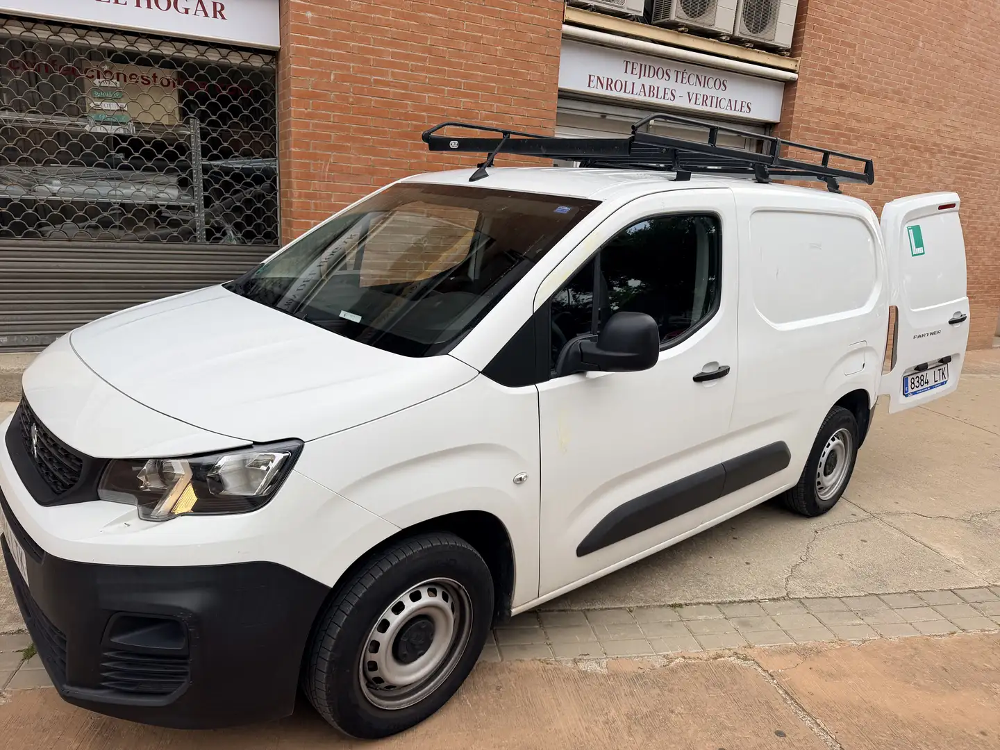 Peugeot Partner Furgón Doble Cabina 1.6BlueHDI 100 - 1