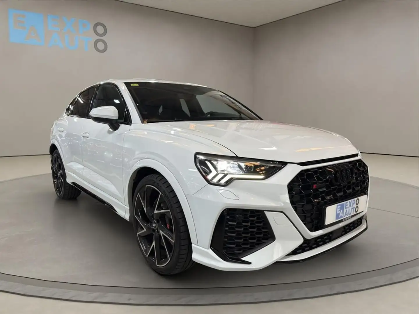 Audi Q3 RS 2.5 TFSI quattro White - 1