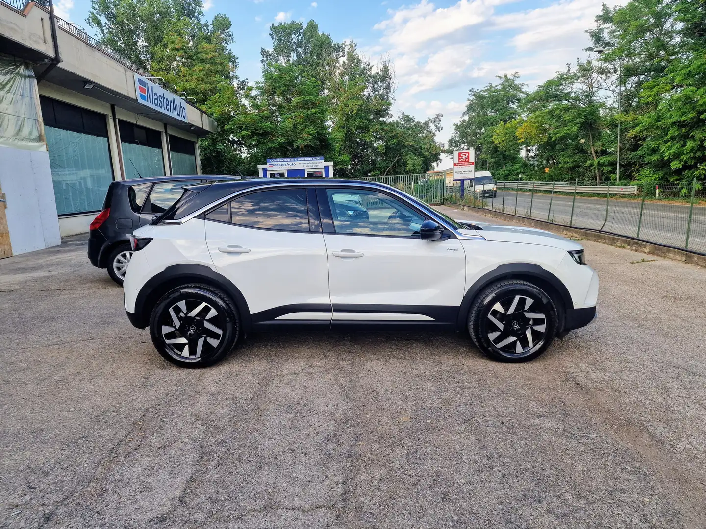 Opel Mokka II 1.2 T Elegance S cambio automatico AT8 Bianco - 2