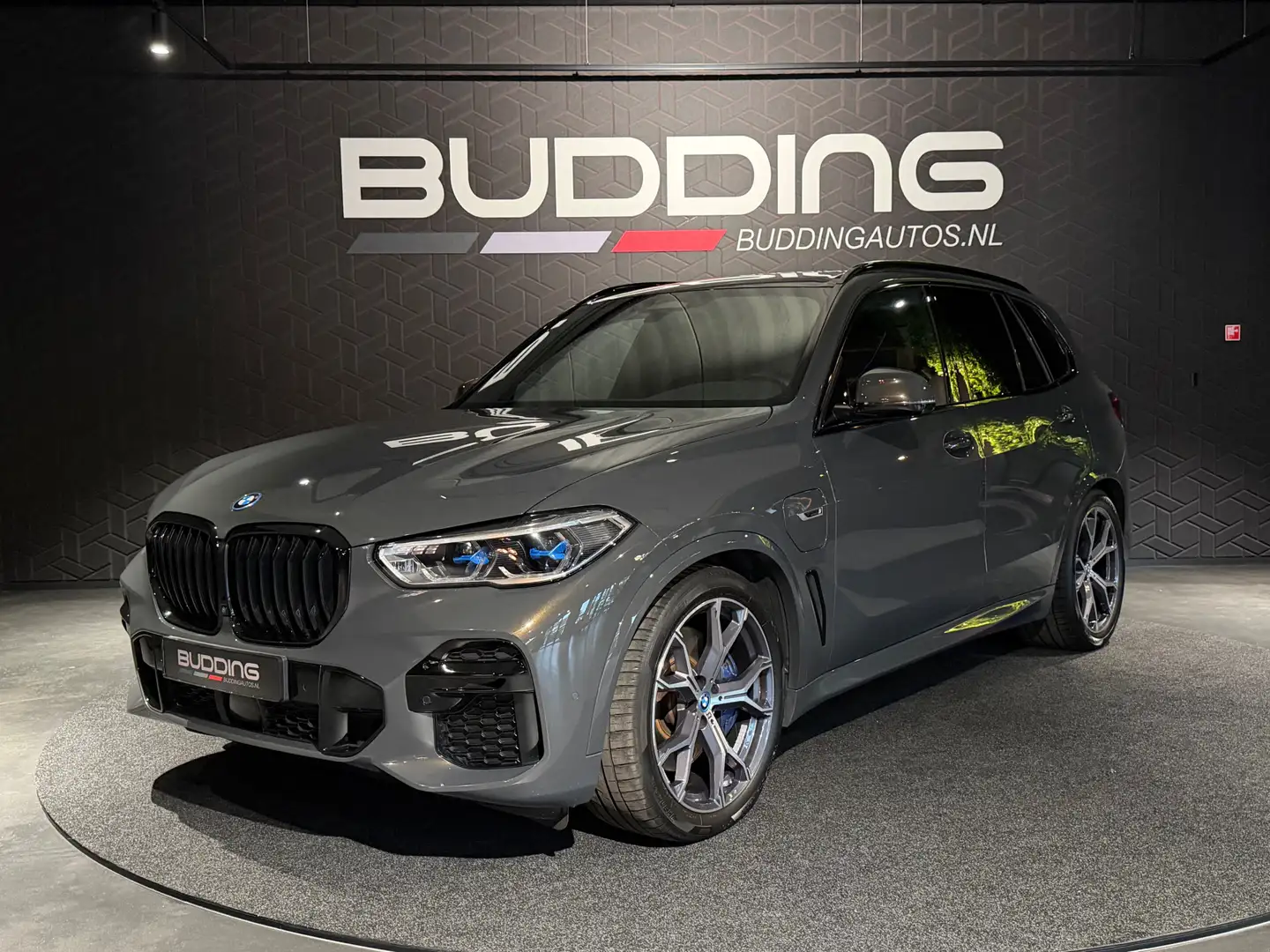 BMW X5 xDrive45e High Exe | M-sport | Dravitgrau | M-zete Grijs - 1
