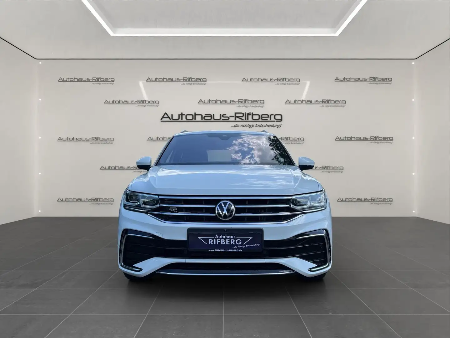 Volkswagen Tiguan 2,0 TDI DSG R-Line 4M PanD/HUD/20Z/Keyles Weiß - 2
