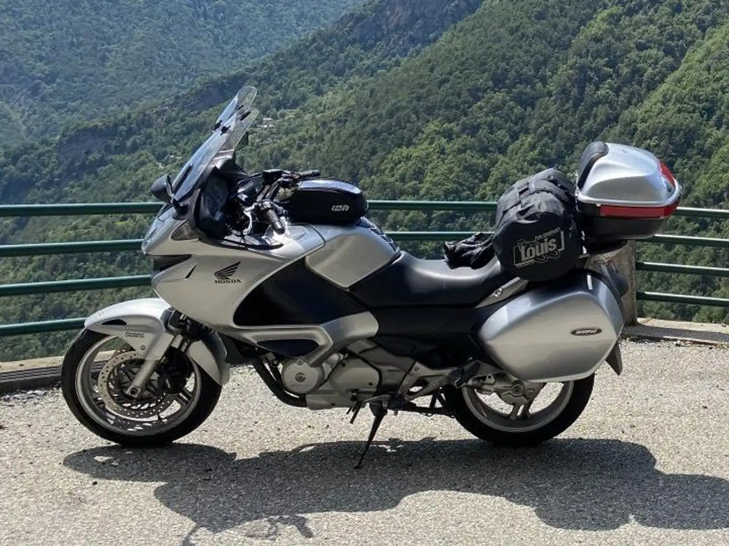 Honda NT 700 Deauville Ezüst - 2