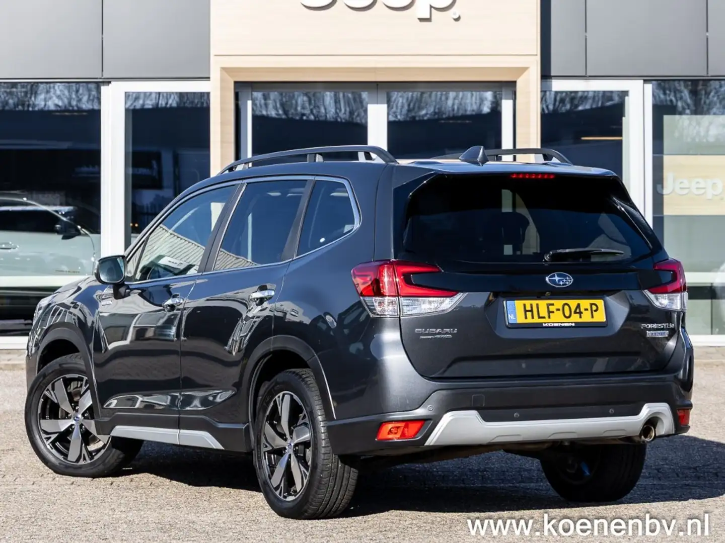 Subaru Forester 2.0I e-Boxer 4wd Aut. First Edition LEER / PANO / Grau - 2