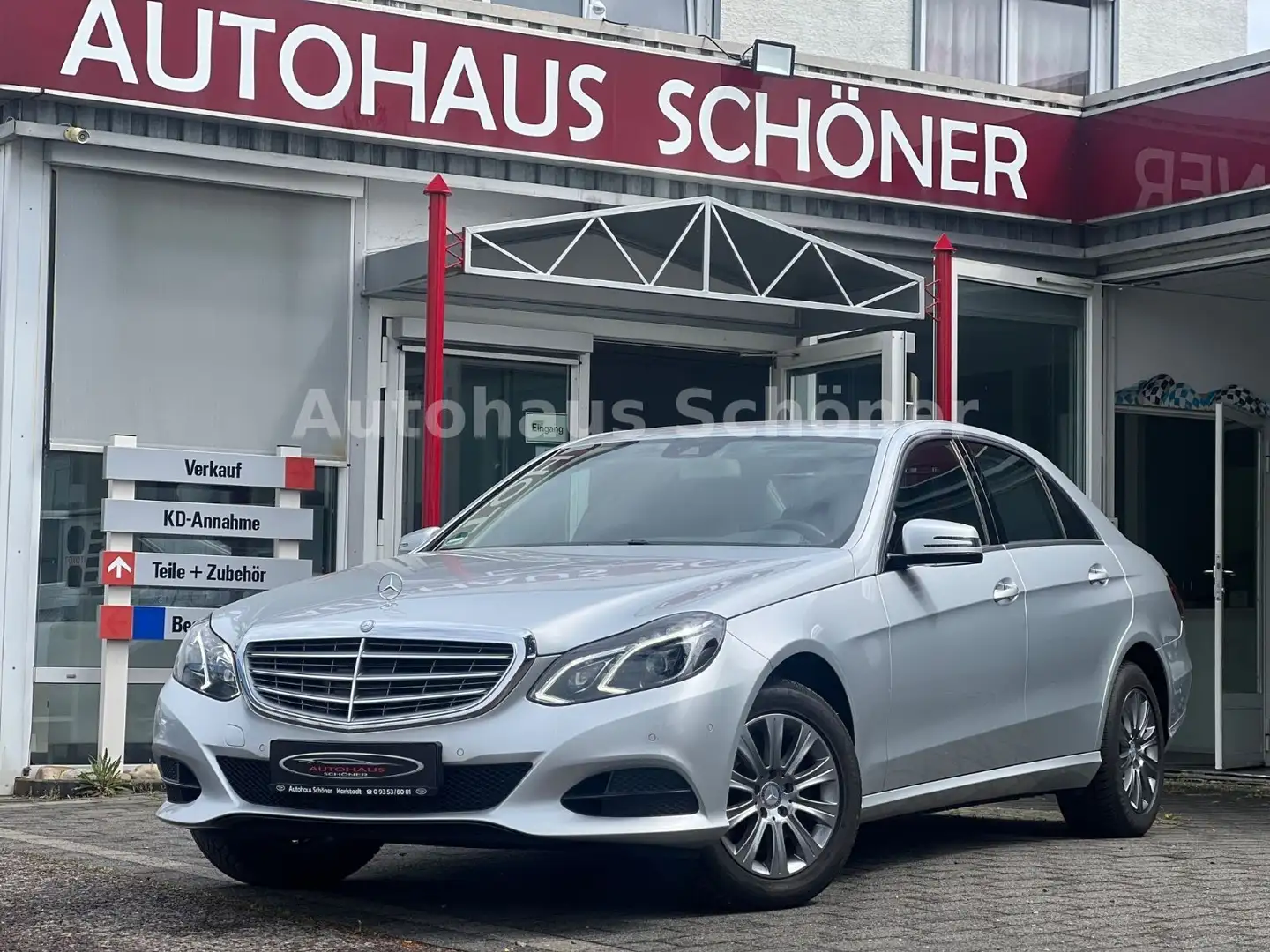Mercedes-Benz E 250 E -Klasse Lim. E 250 BlueTec**AUTOMATIK*LED** Silber - 1