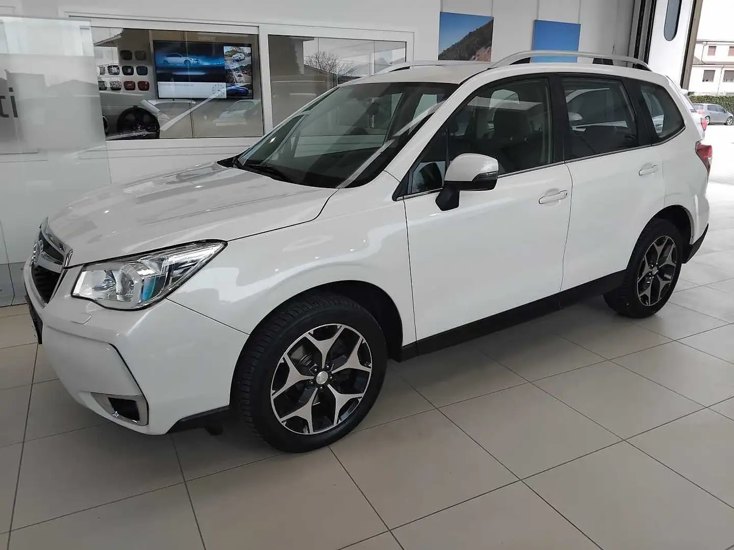 Subaru Forester 4ª serie 2.0D Sport Style Weiß - 2