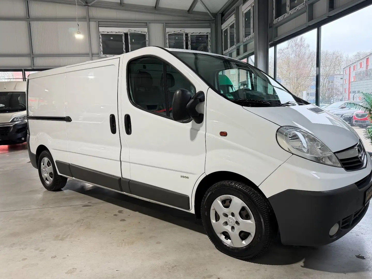 Opel Vivaro Kasten L2H1*LANG*KLIMA*TÜV NEU*BJ 2015 Blanc - 2