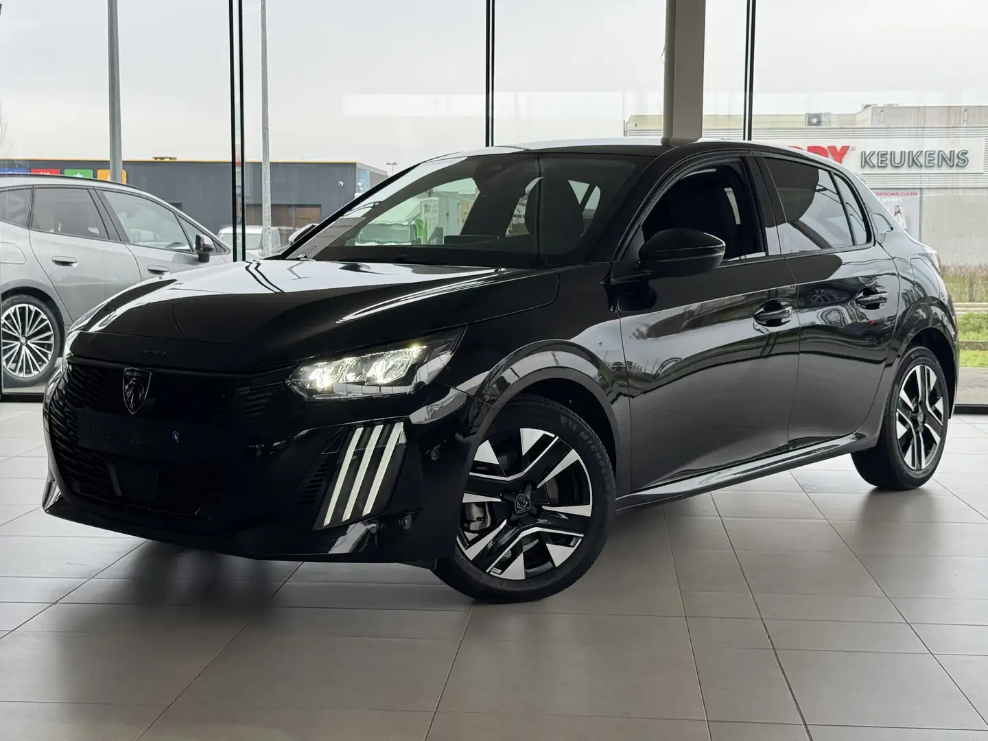 Peugeot 208 1.2 Turbo Allure - 100 PK | GPS + CAMERA + LED | Noir - 1